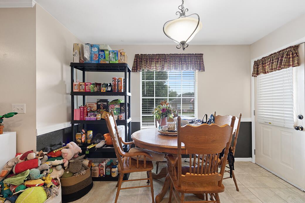 705 South Whippoorwill Drive Property Photo 8