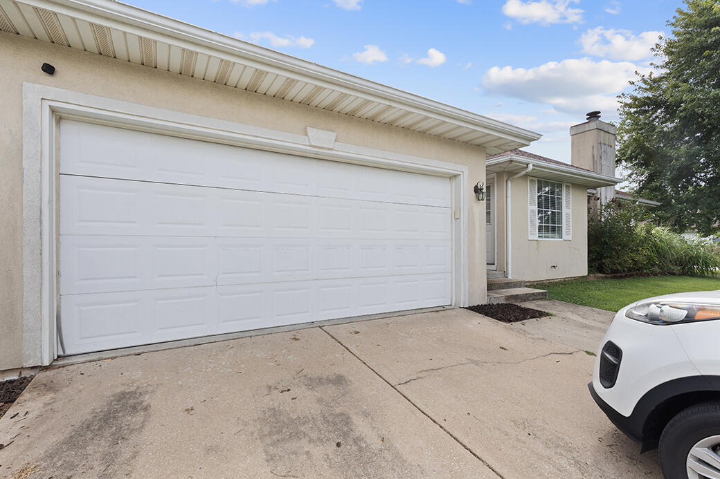 705 South Whippoorwill Drive Property Photo 17