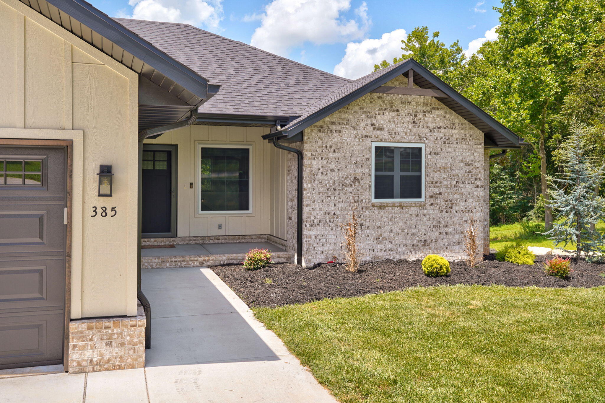 385 Plumtree Drive Property Photo 4