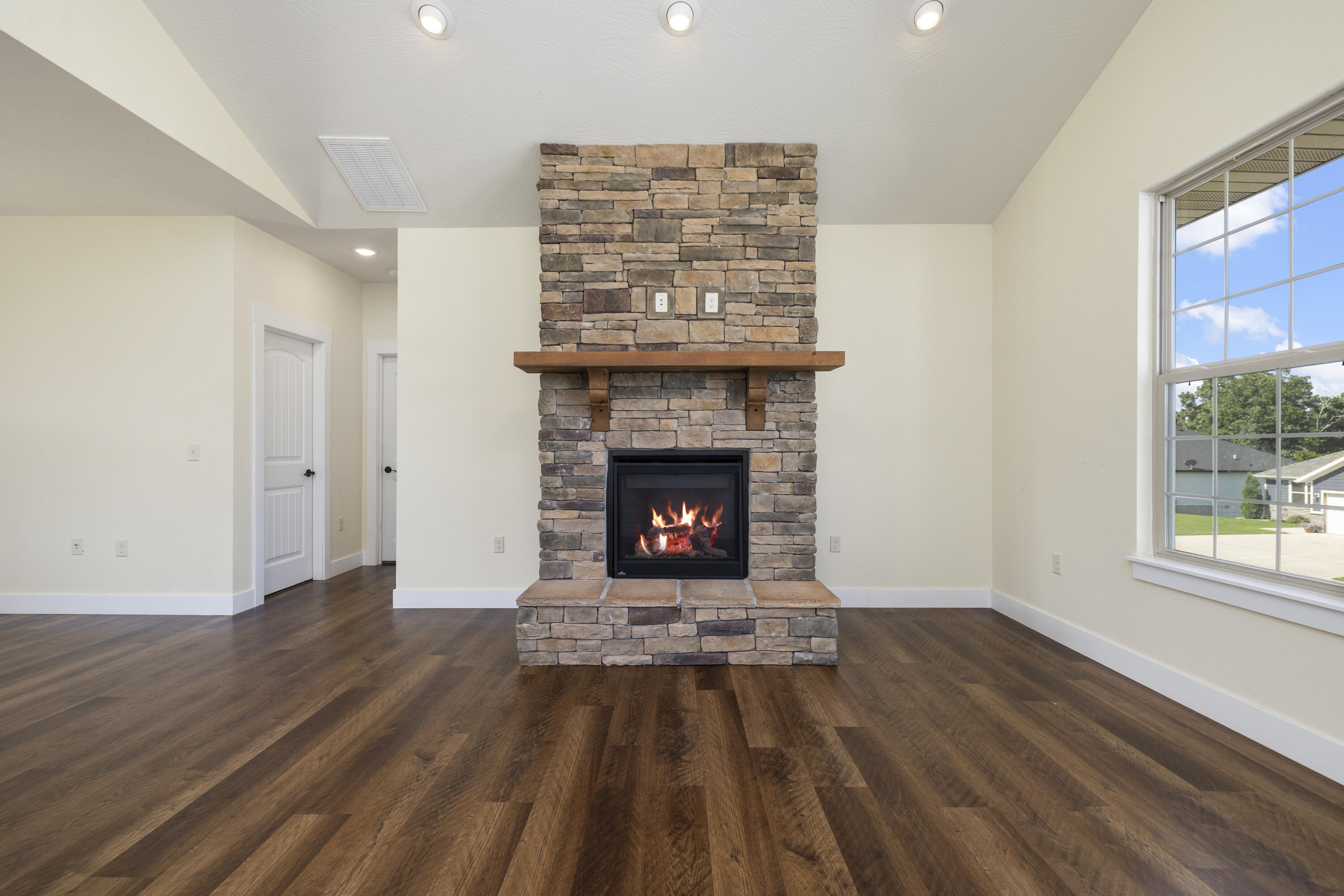 2086 Bull Run Road Property Photo 4