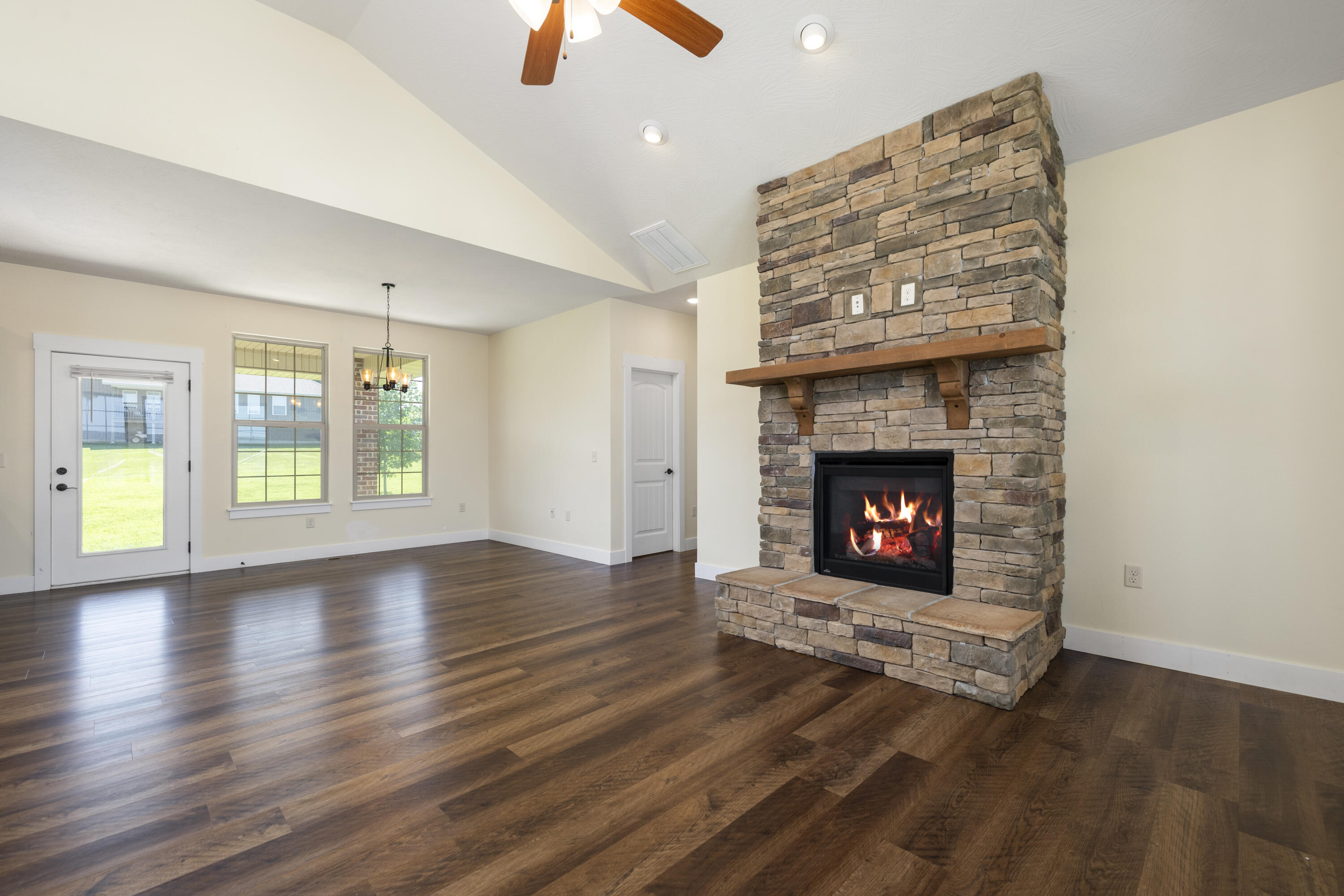 2086 Bull Run Road Property Photo 5
