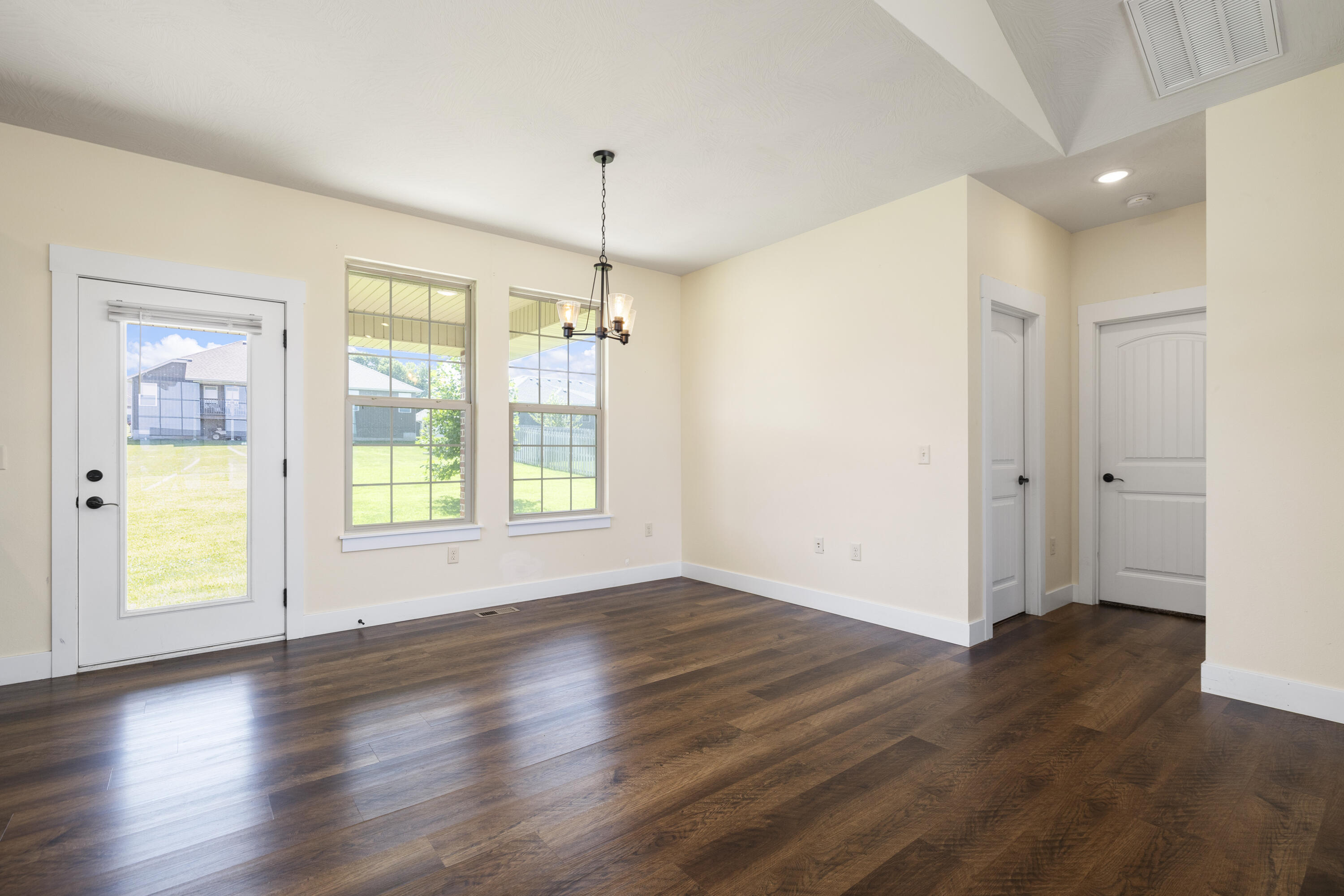 2086 Bull Run Road Property Photo 10