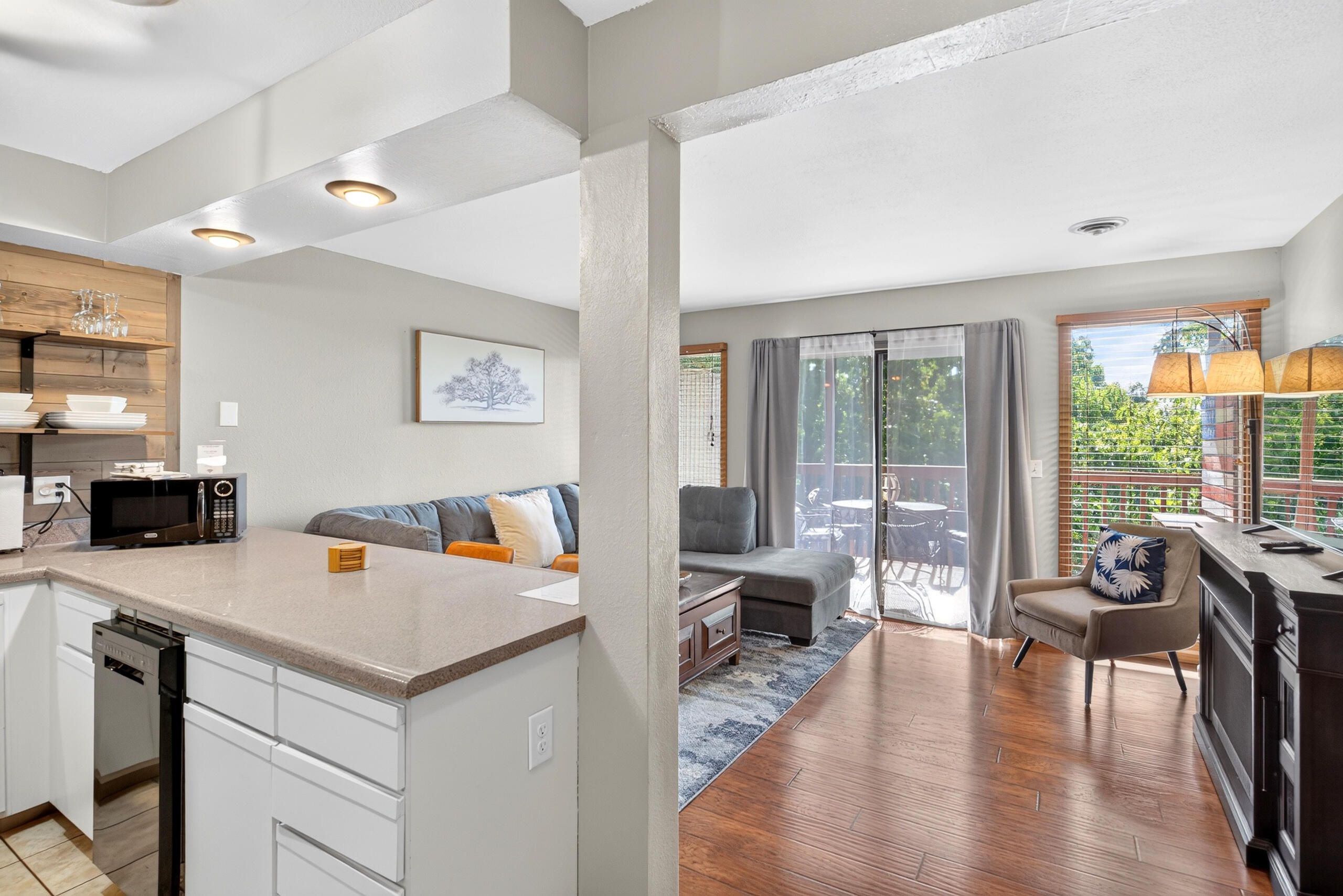 14 Sinatra Court Unit 5 Property Photo 6