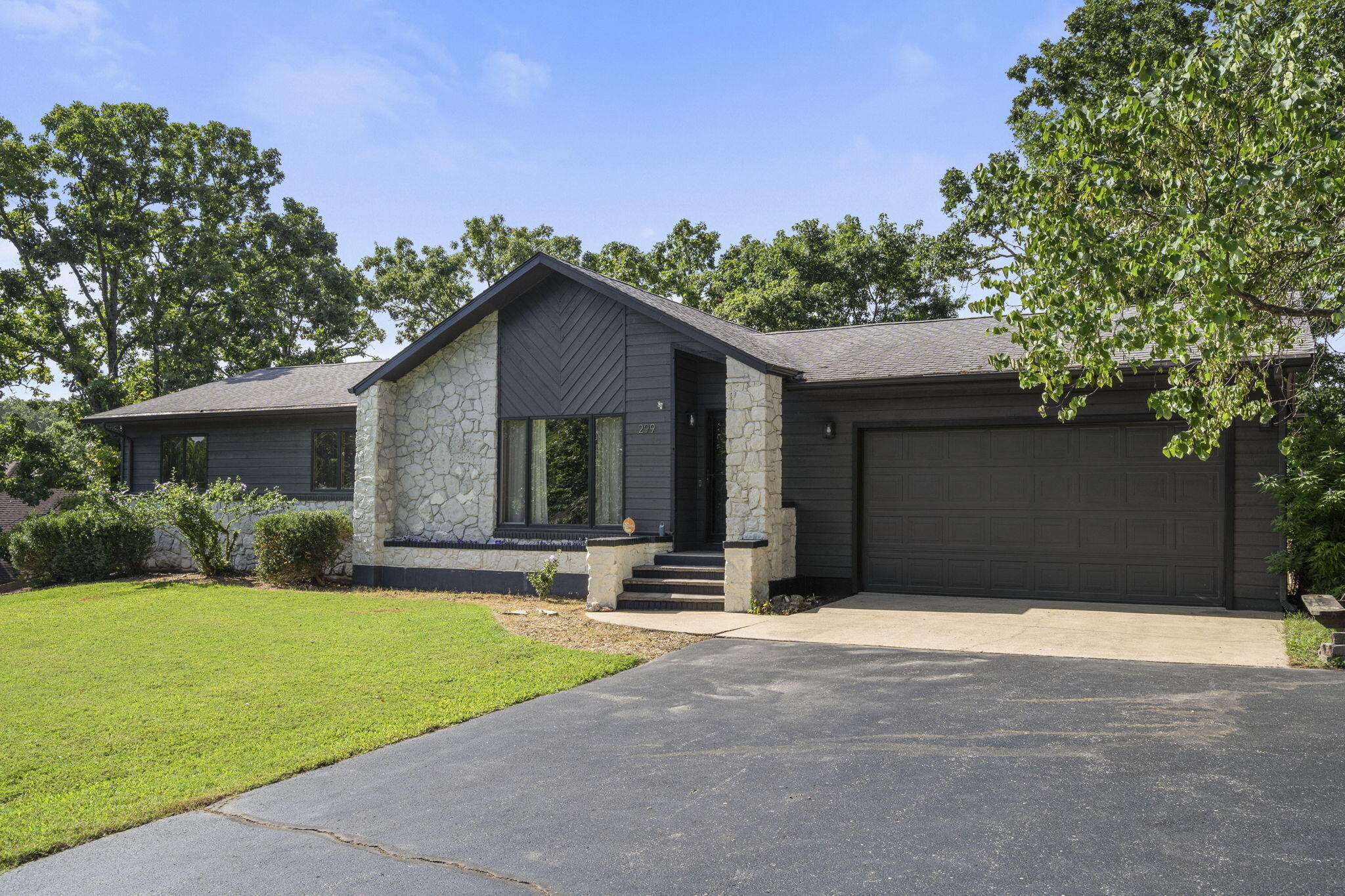 299 Sunny Brook Drive Property Photo 3