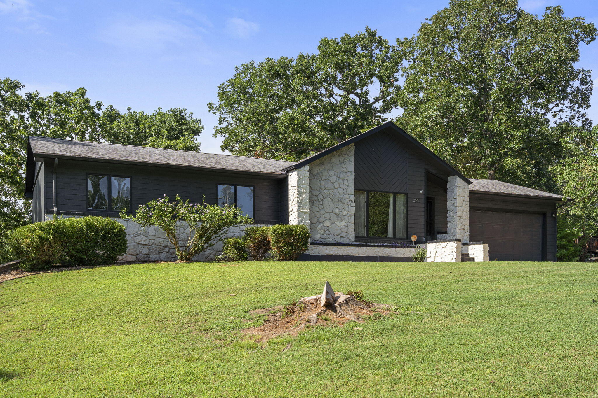 299 Sunny Brook Drive Property Photo 4