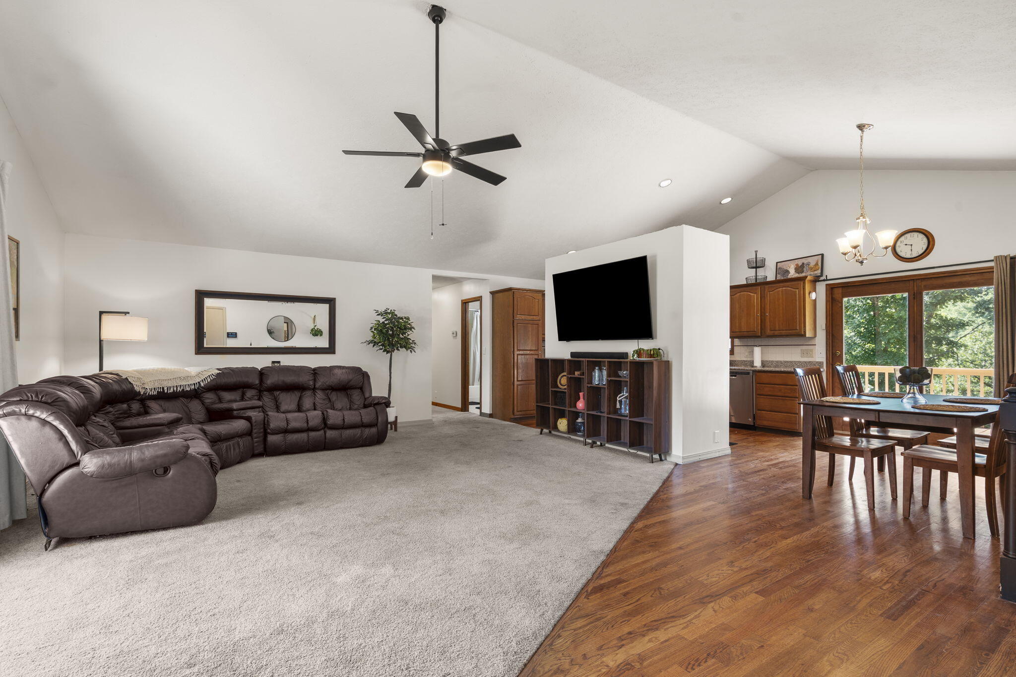 299 Sunny Brook Drive Property Photo 6