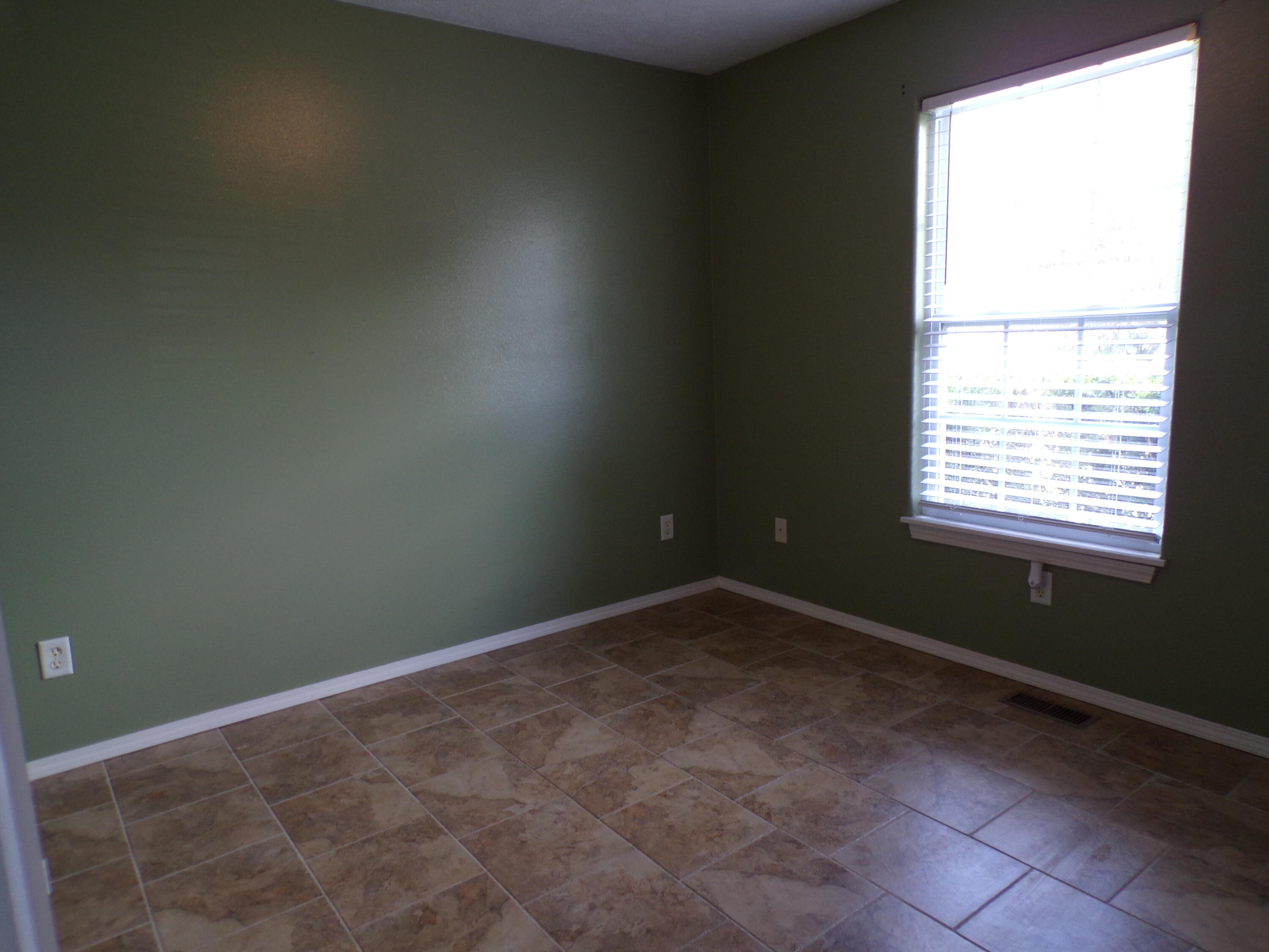 646 East Woodland Street Property Photo 13