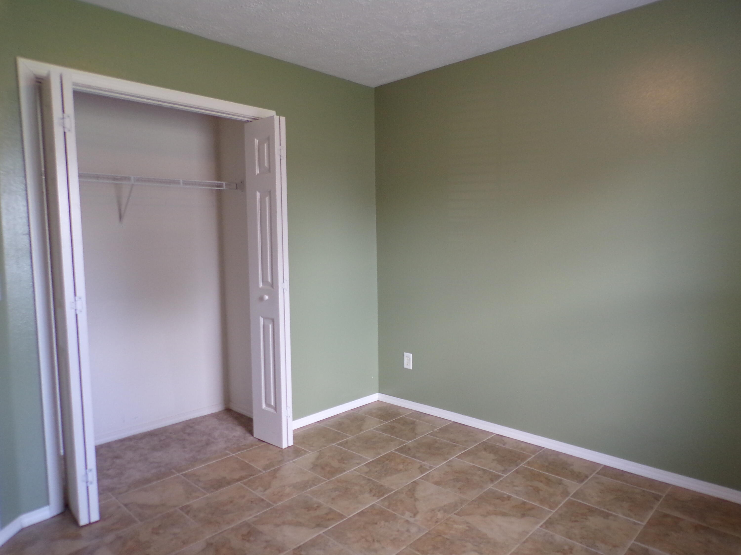 646 East Woodland Street Property Photo 14