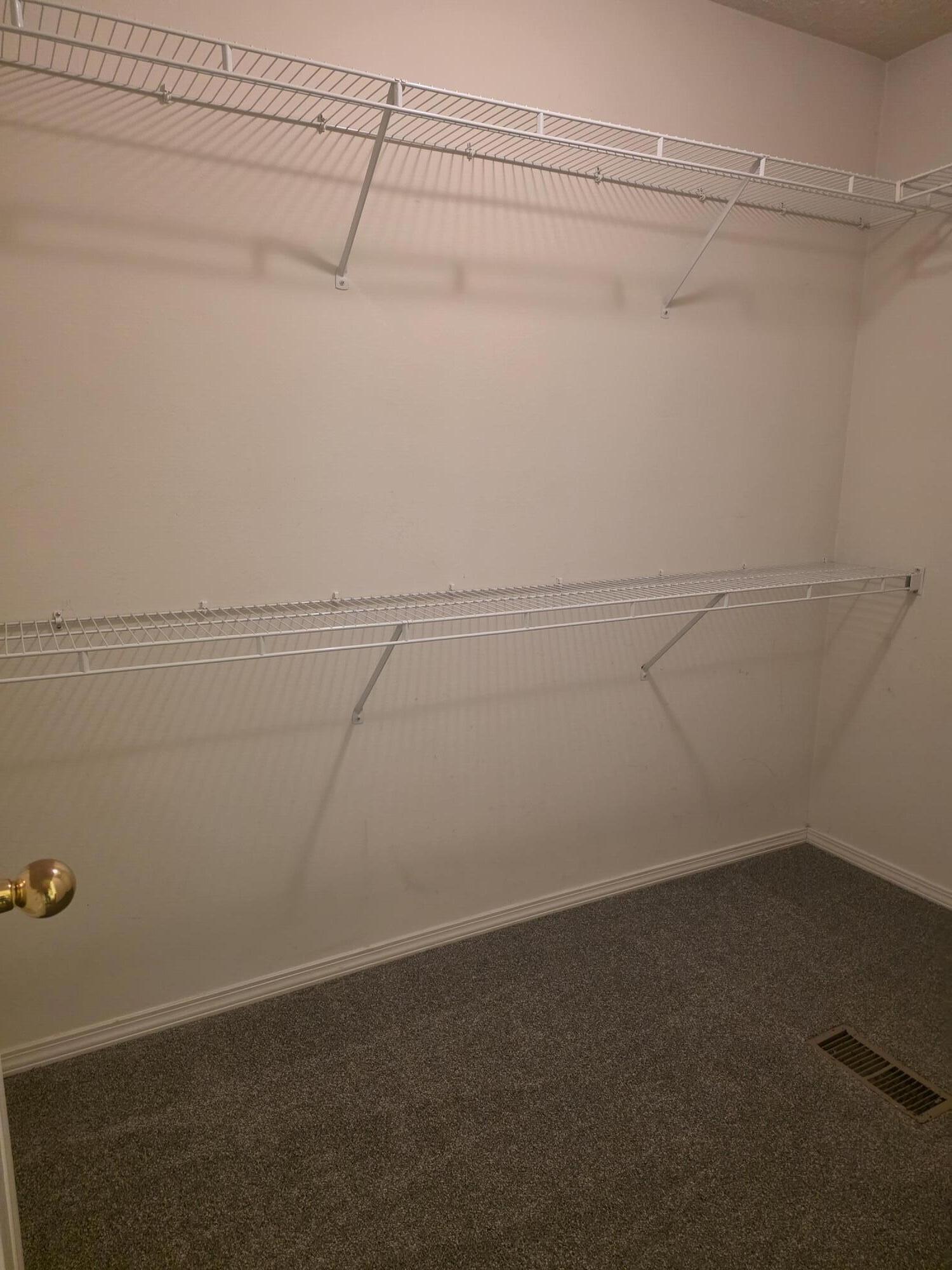 646 East Woodland Street Property Photo 18