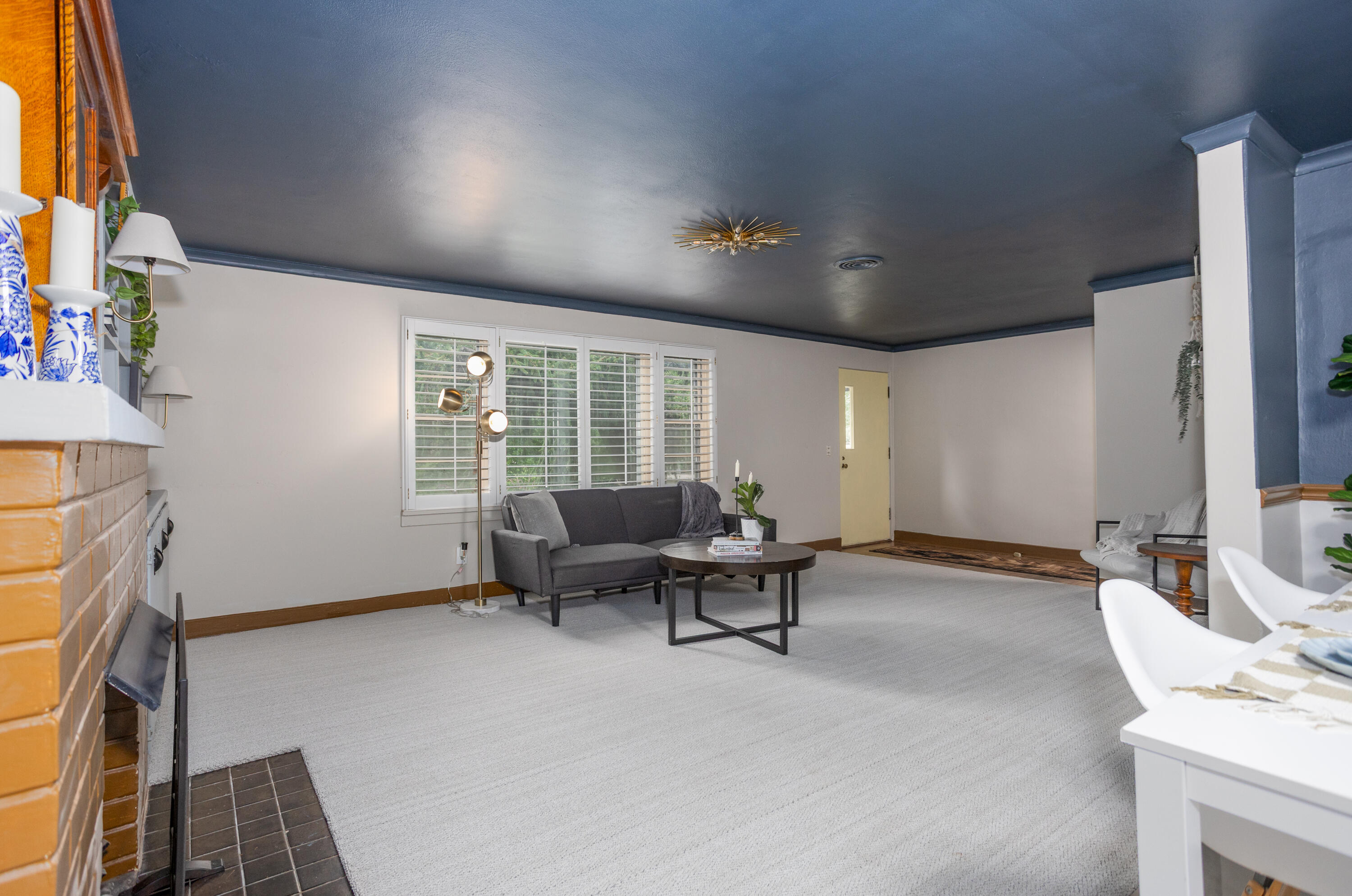 2391 South Brentwood Boulevard Property Photo 3