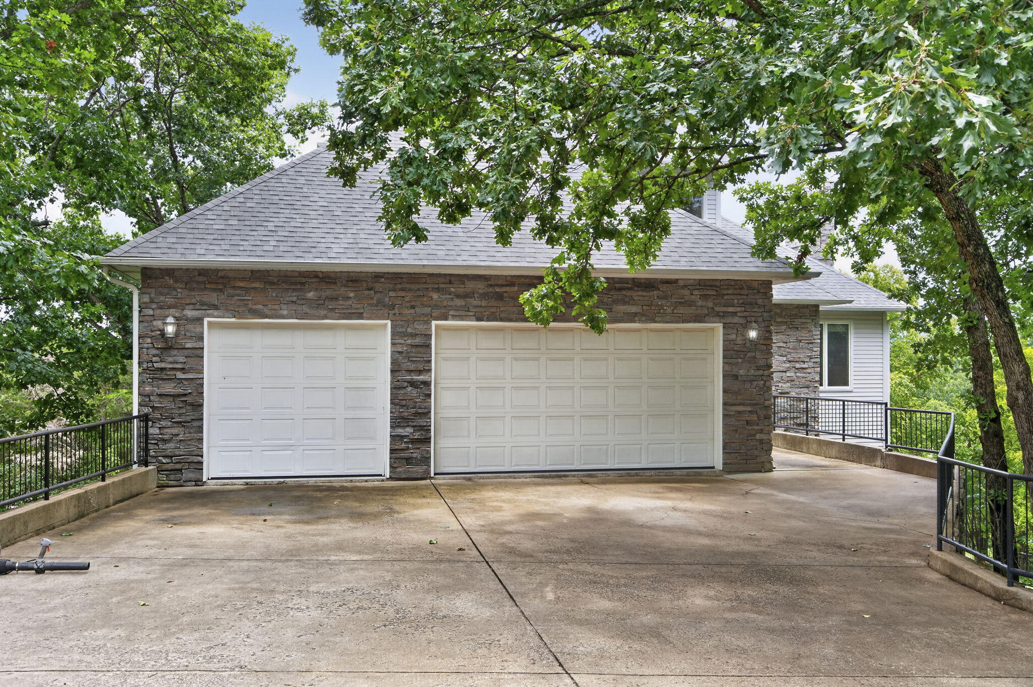 137 Sherman Way Property Photo 4