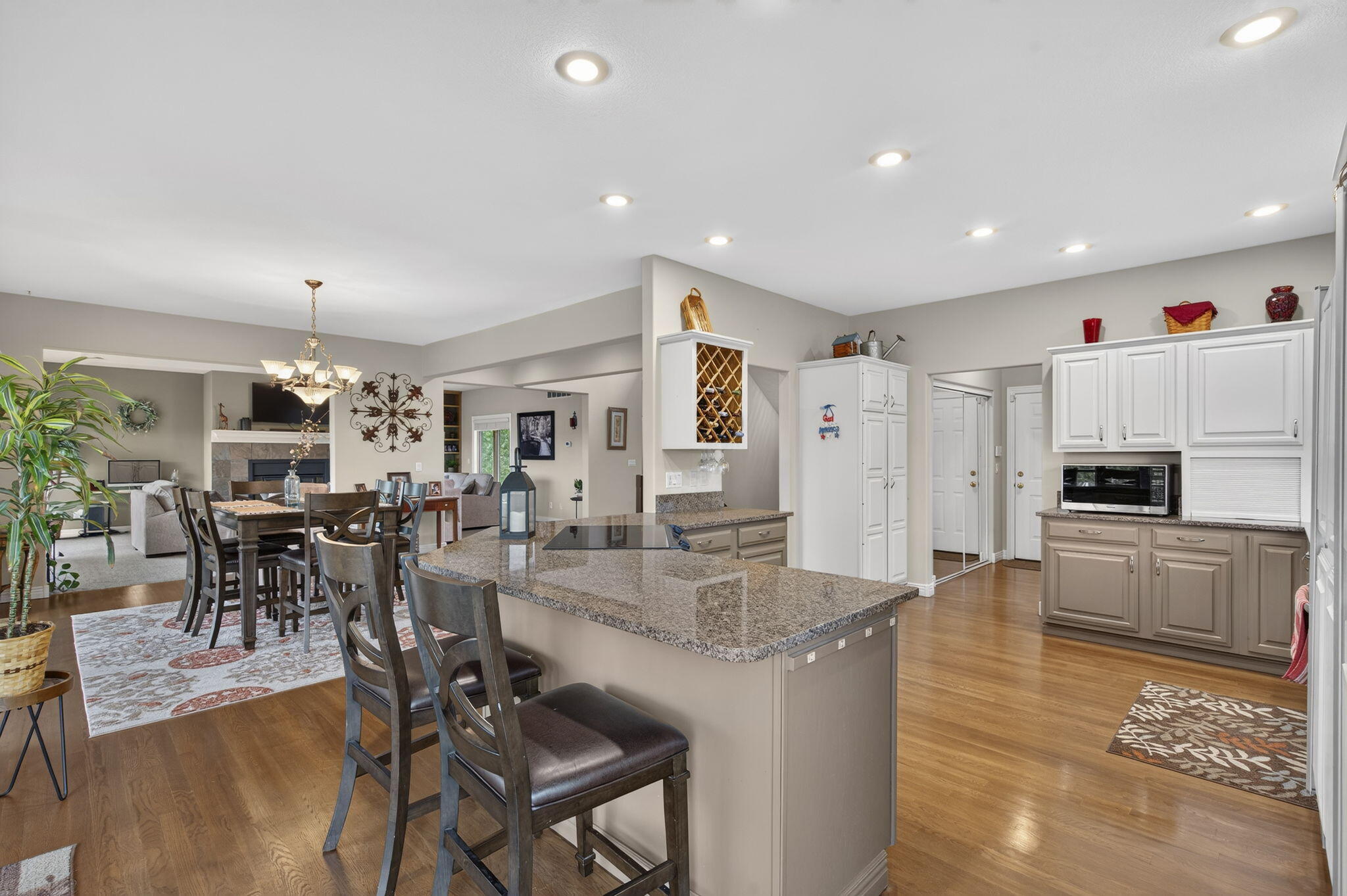 137 Sherman Way Property Photo 8
