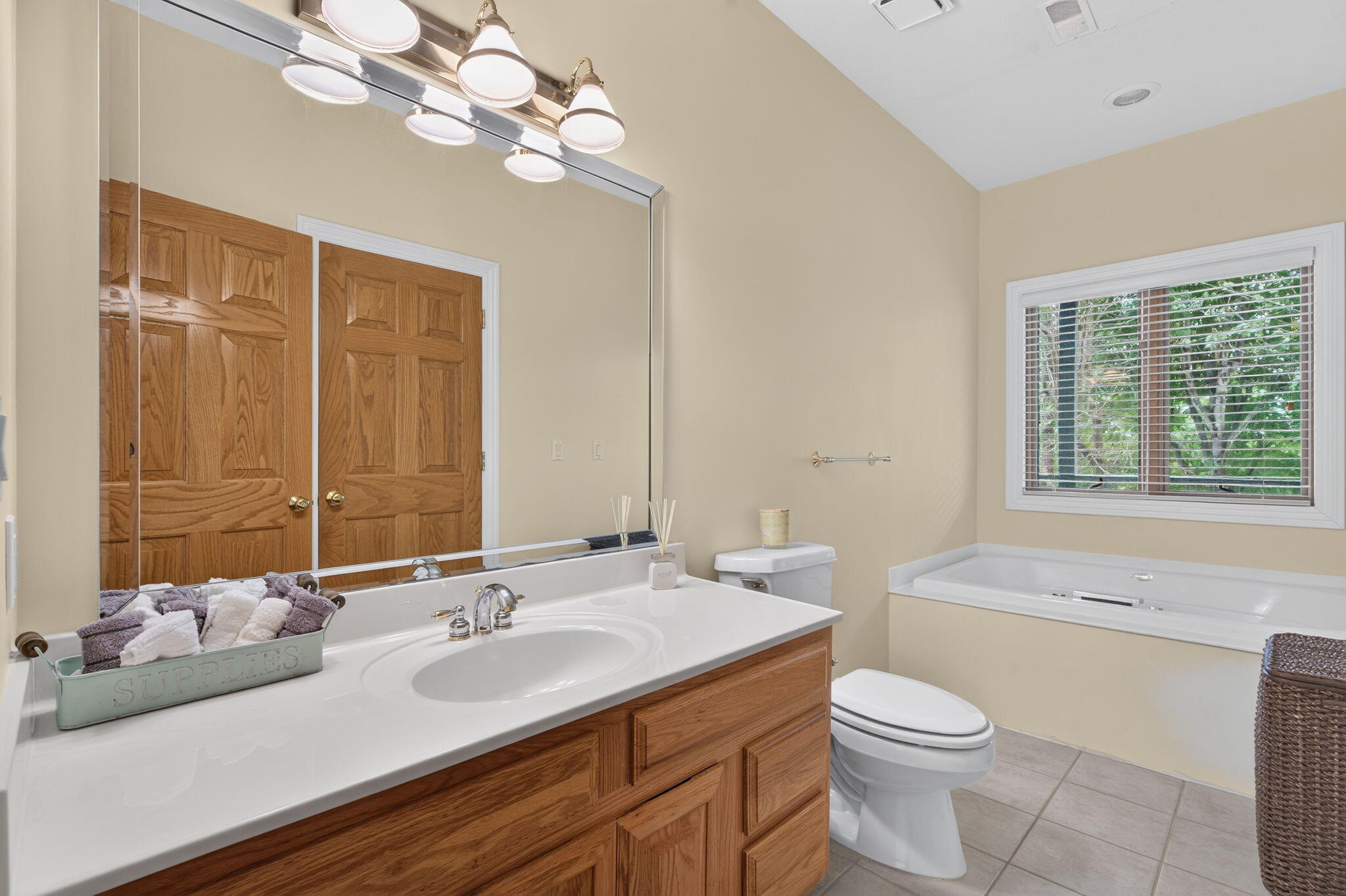 137 Sherman Way Property Photo 28