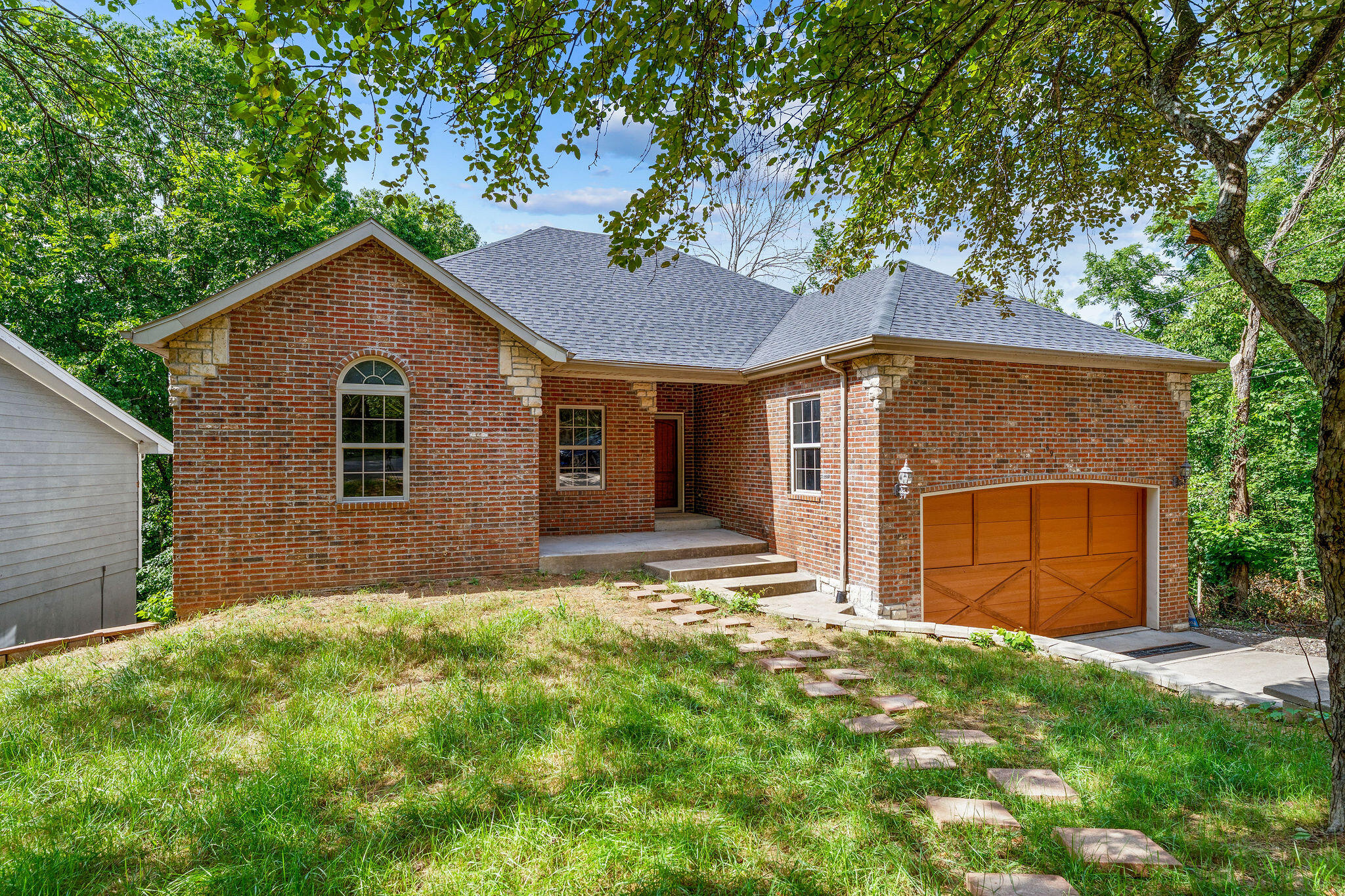 891 Valley View Drive Property Photo 1