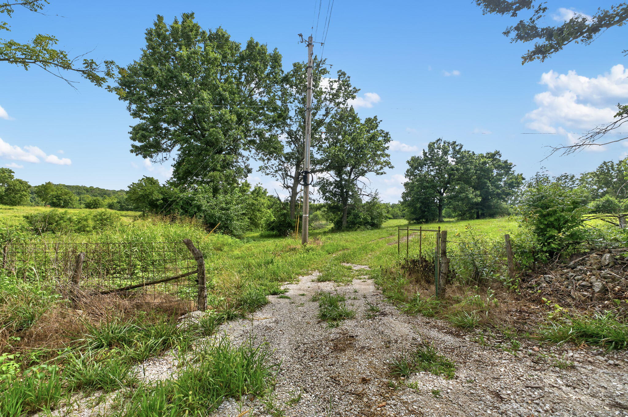 000 North Farm Road 53 Property Photo 2