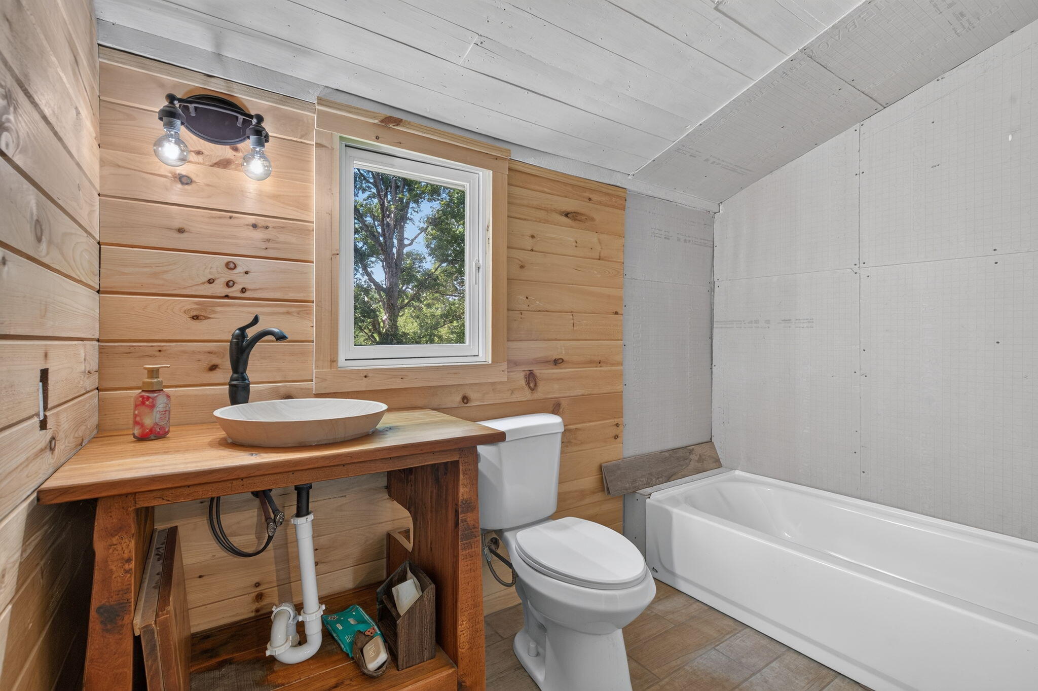 465 Appleby Drive Property Photo 33