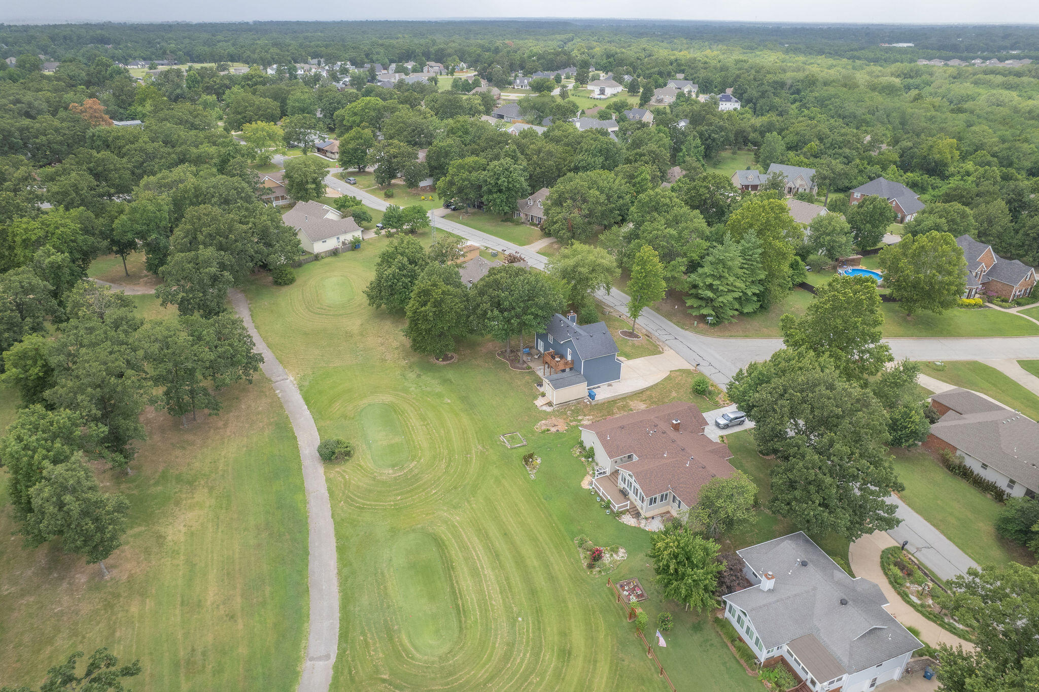 212 Lakeview Lane Property Photo 2