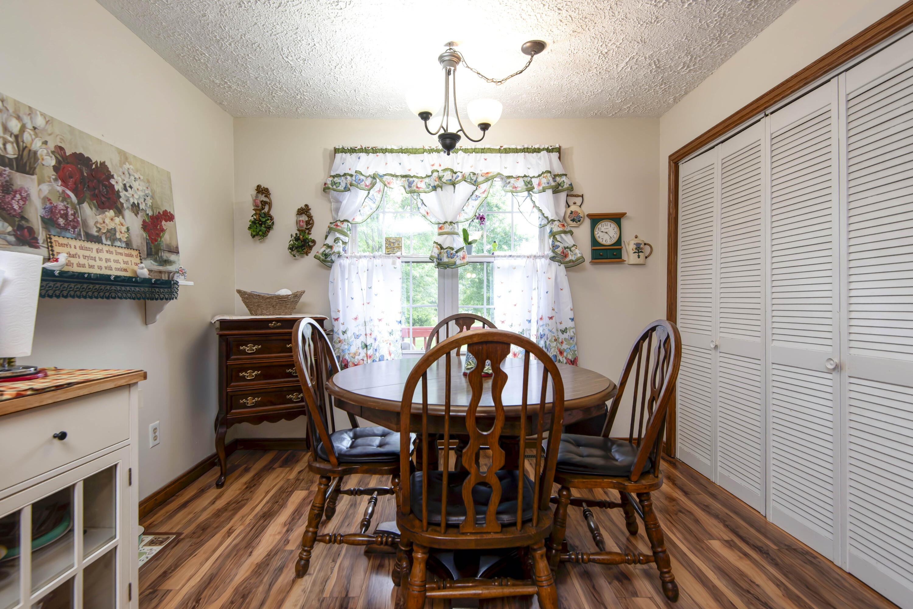 2369 North Farm Road 101 Property Photo 16