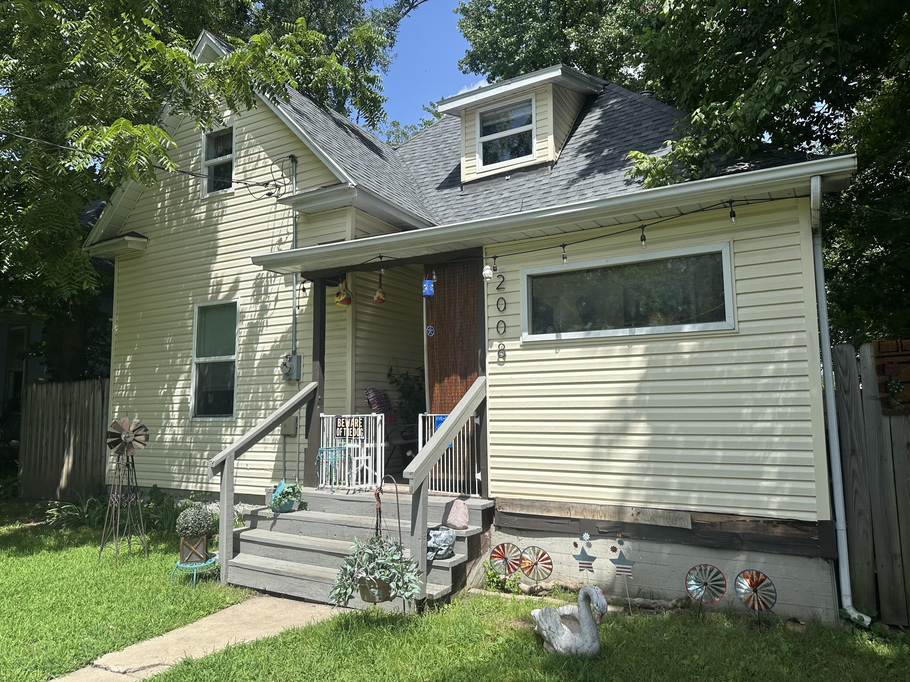 2008 North Howard Avenue Property Photo 1