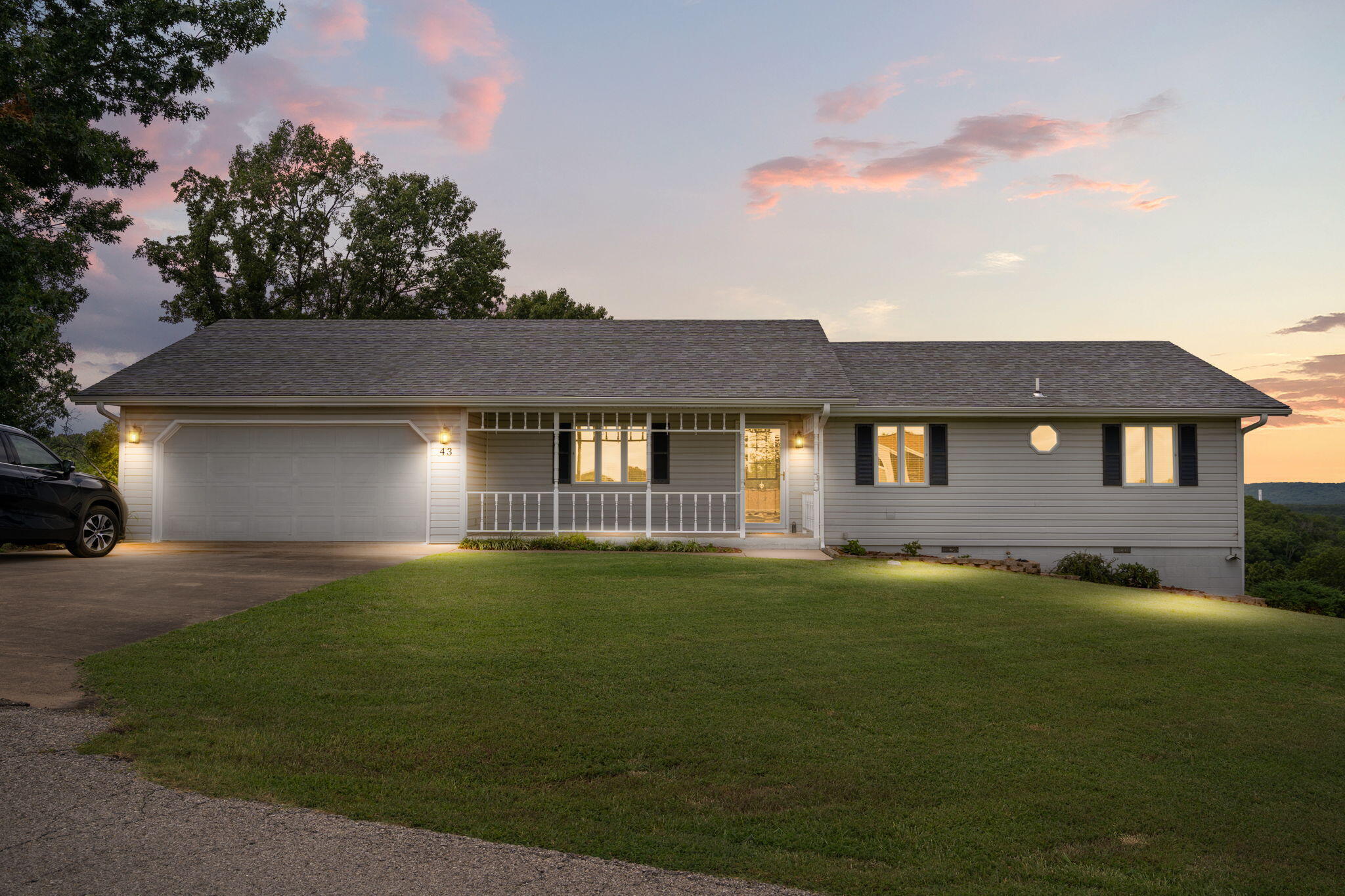 43 Irish Hills Boulevard Property Photo 3