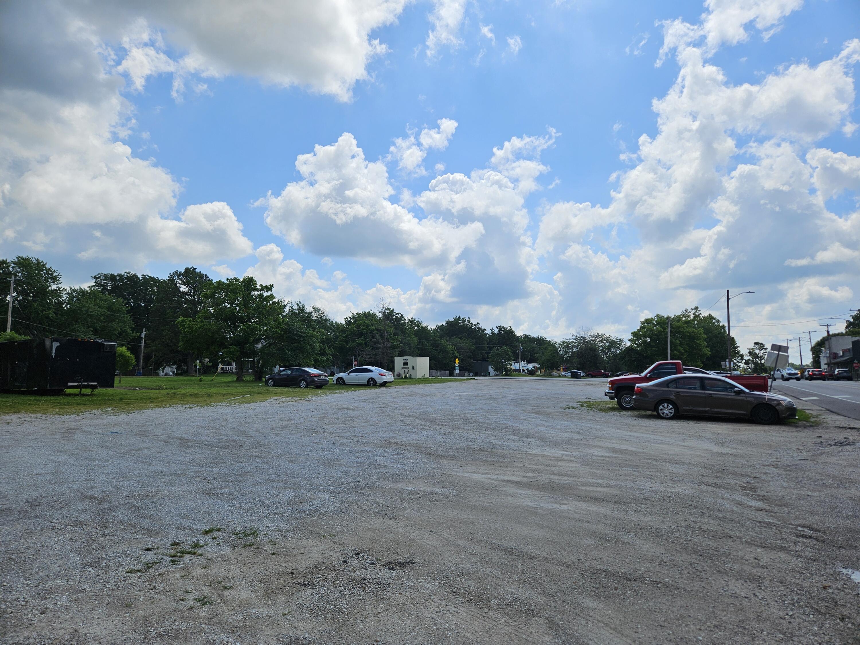 000 West Jackson Street Property Photo 3