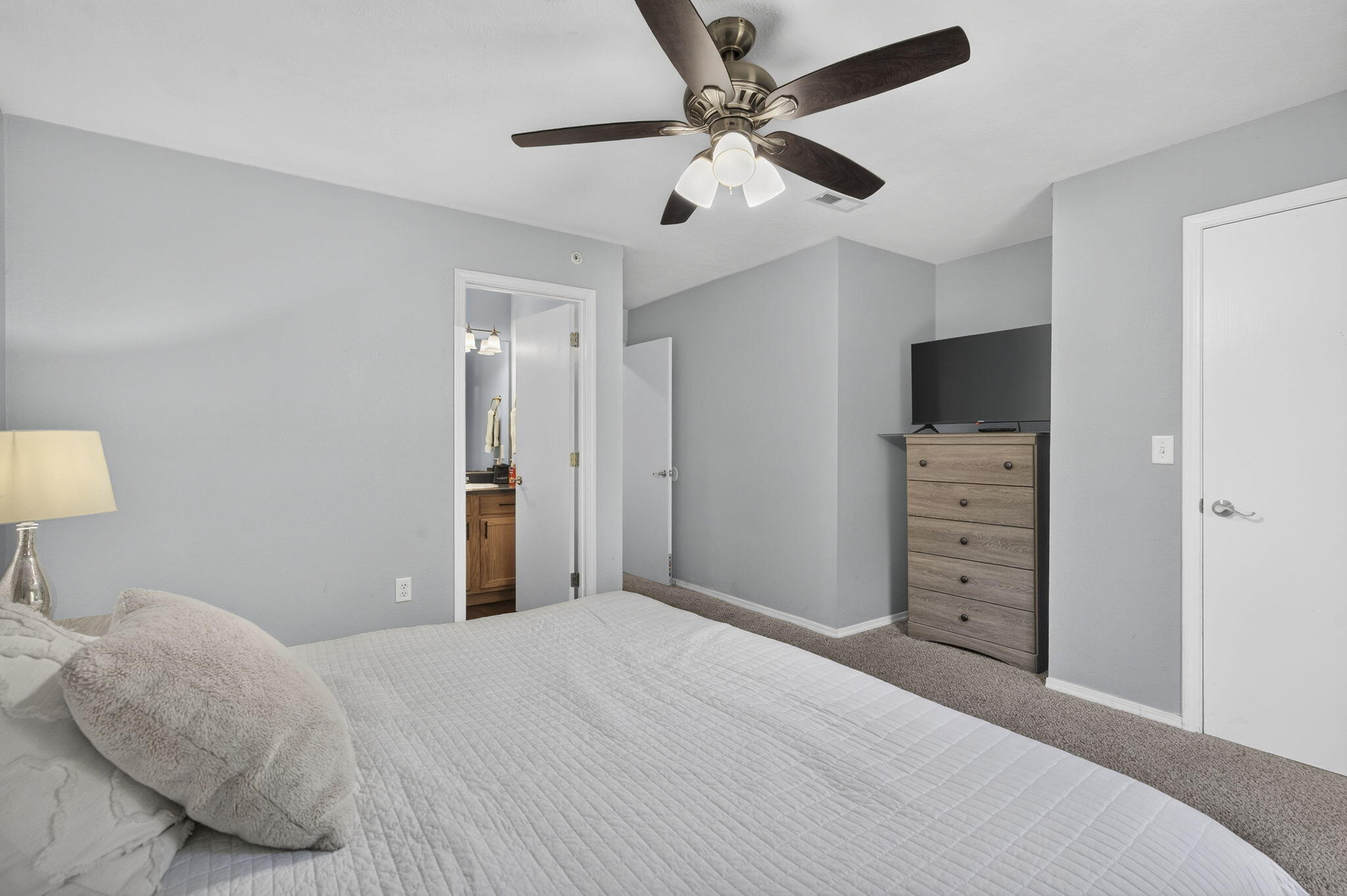 2962 Vineyards Parkway #2 Property Photo 15