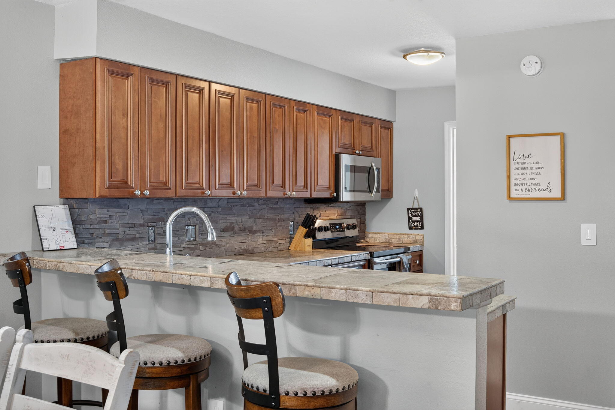 186 Bunker Ridge Drive Apt 10 Property Photo 10