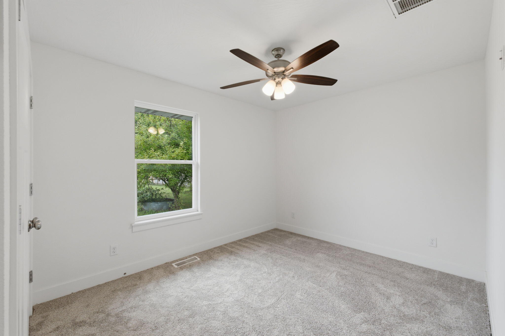 542 Sommer Lane Property Photo 19