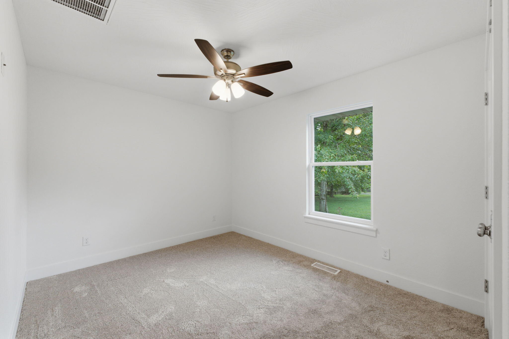 542 Sommer Lane Property Photo 20