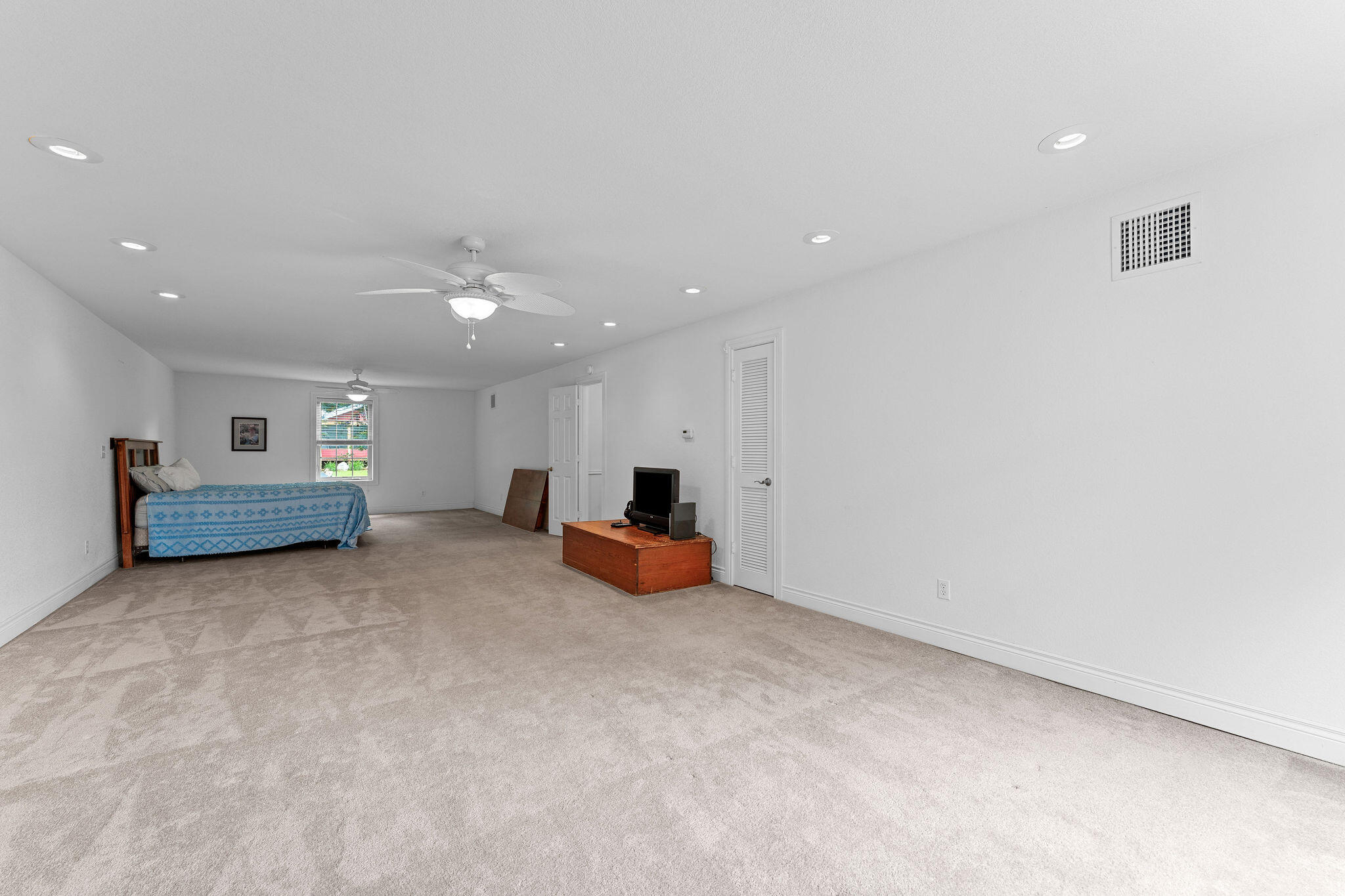 70 Lincoln Lane Property Photo 23