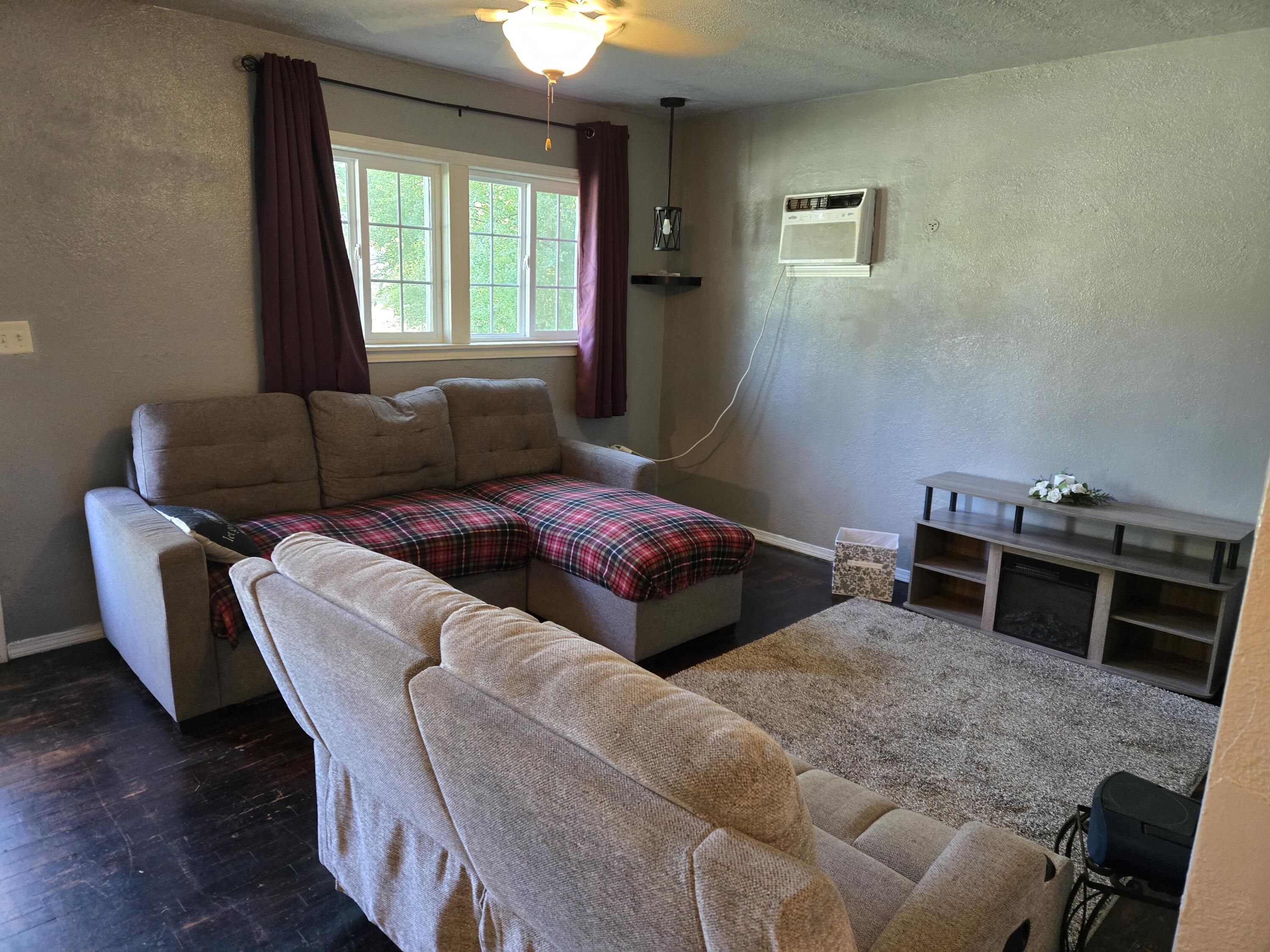 113 Taylor Street Property Photo 3