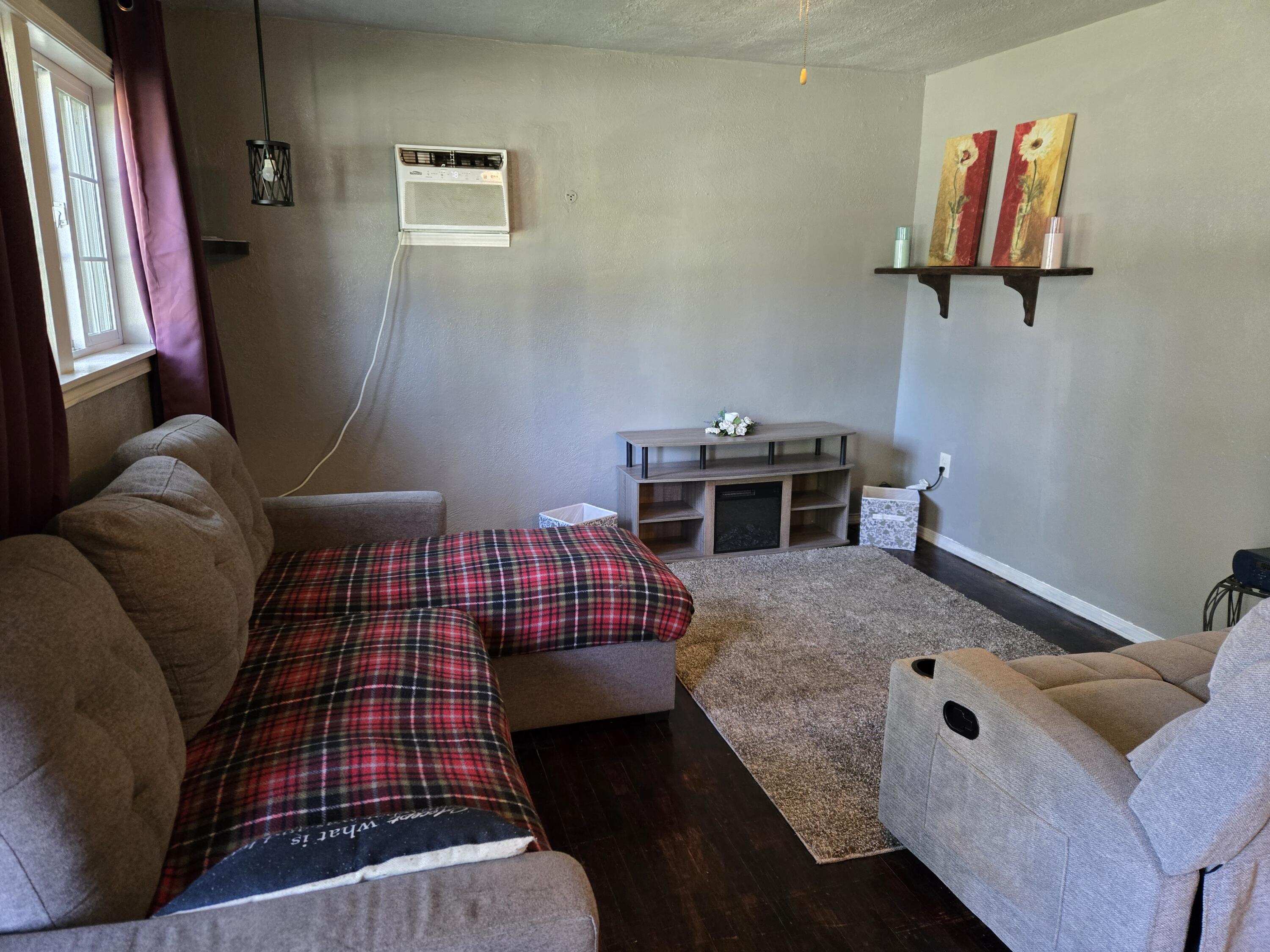 113 Taylor Street Property Photo 4