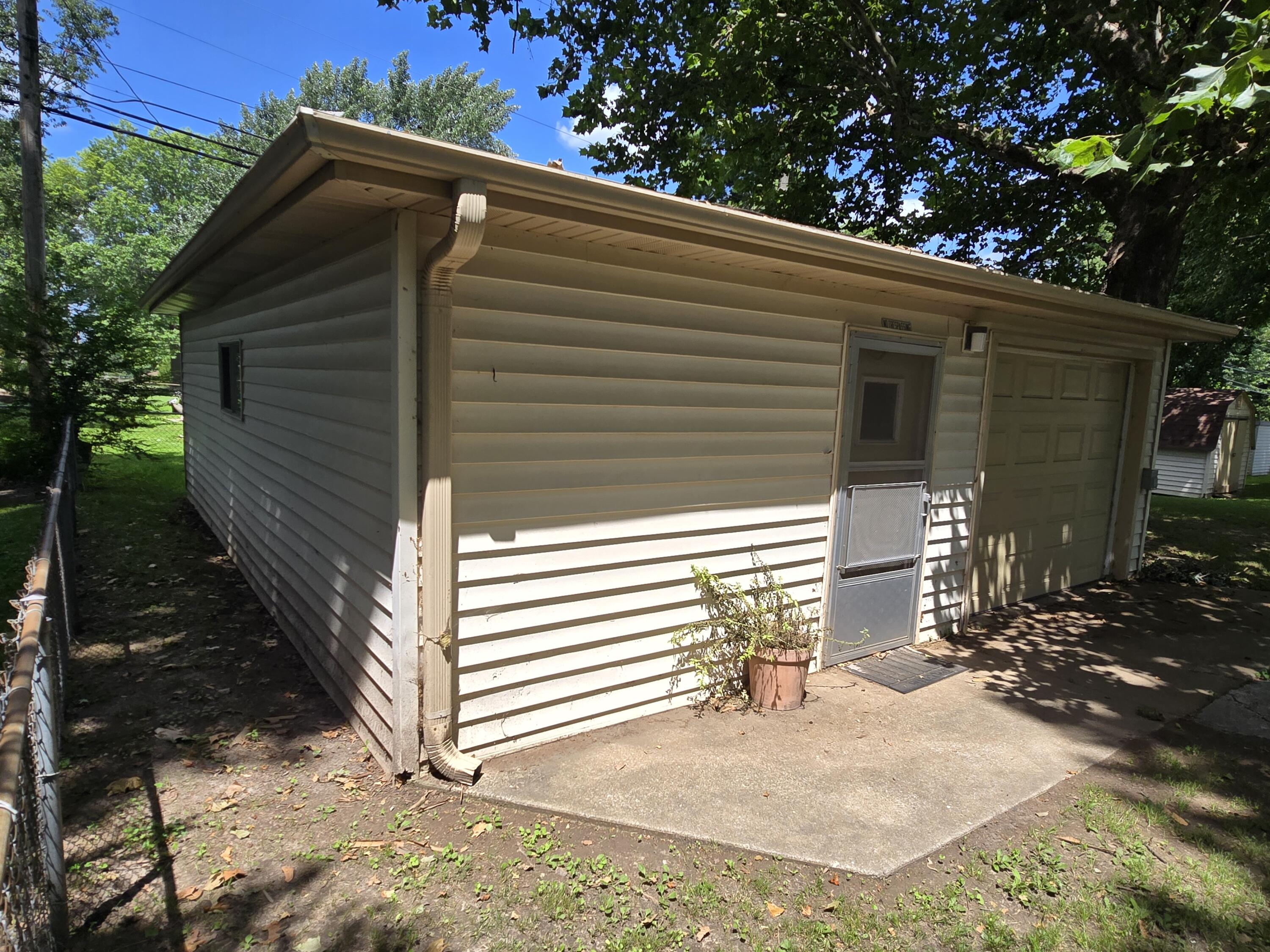 4321 South Ridgecrest Drive Property Photo 14
