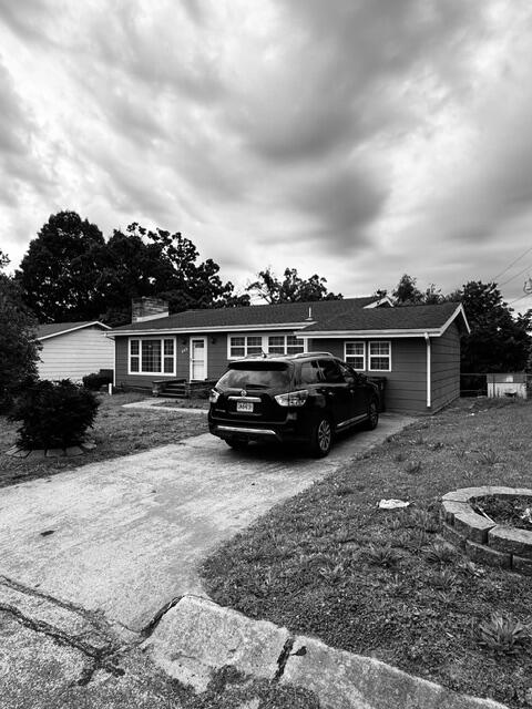 253 Hillcrest Drive Property Photo 1
