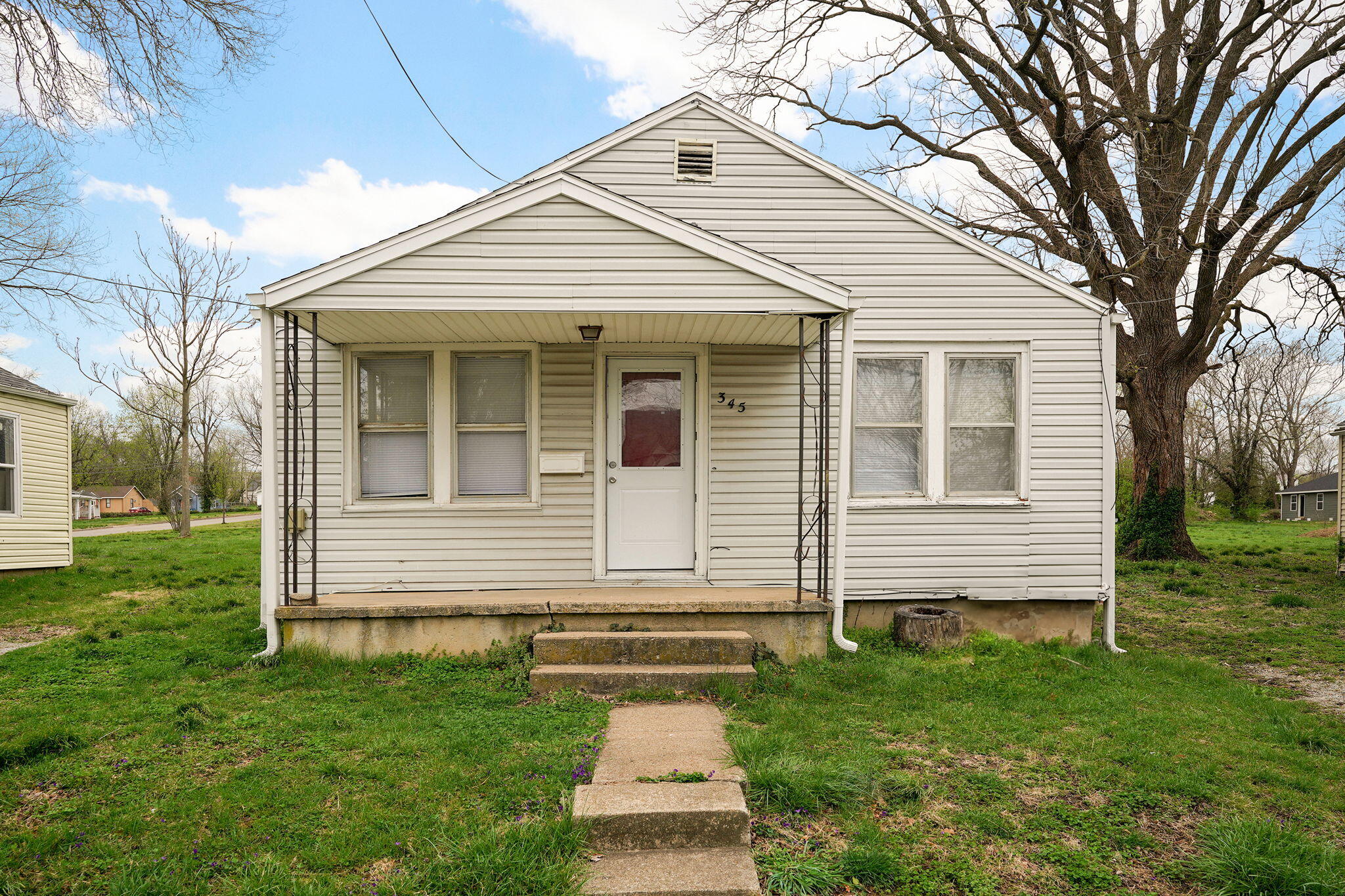 345 Lincoln Avenue Property Photo 4