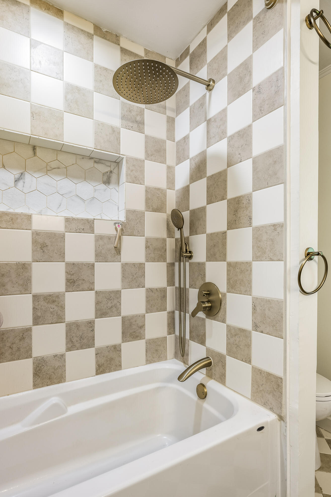 602 Patterson Street Property Photo 10