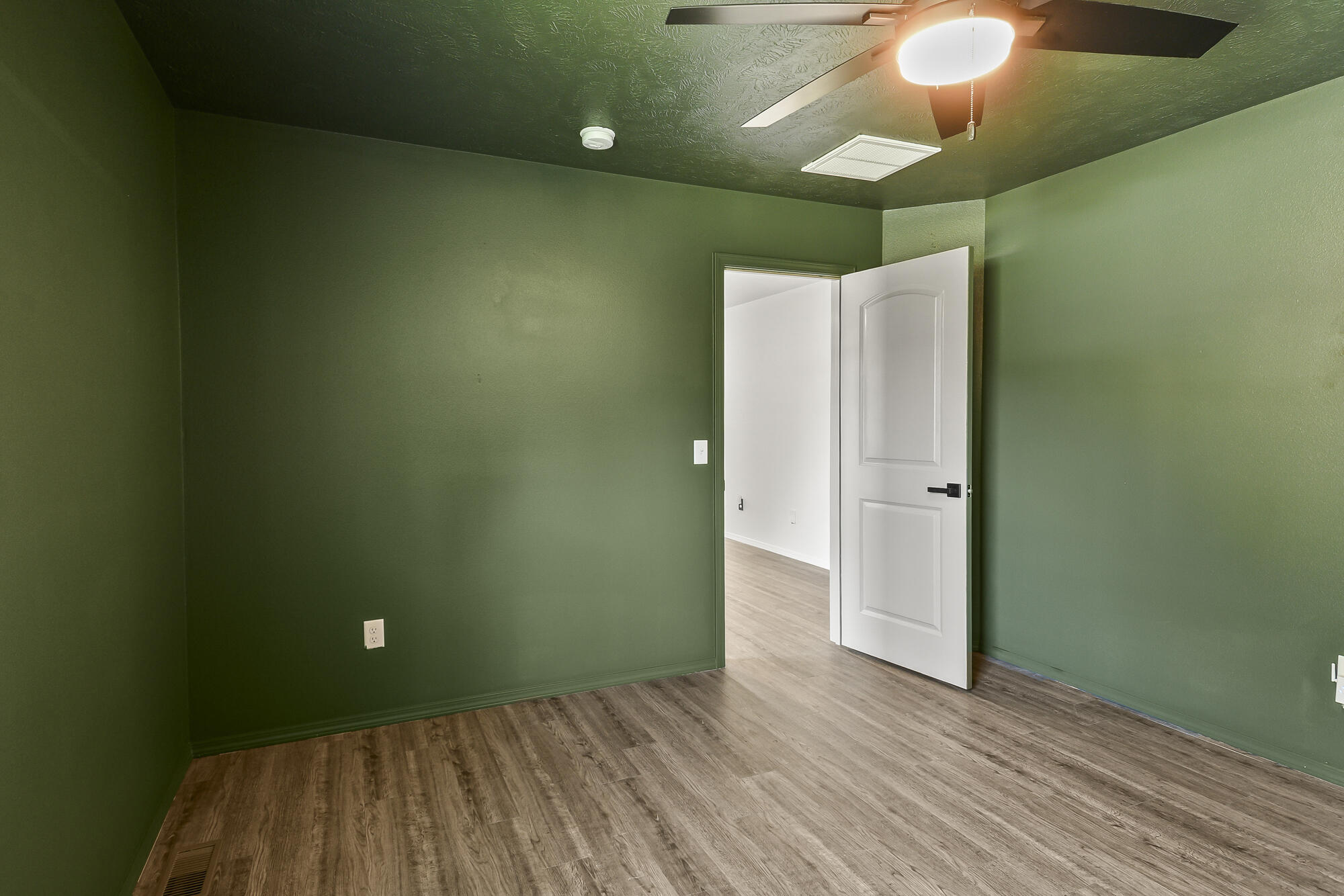 547 Hudson Avenue Property Photo 17