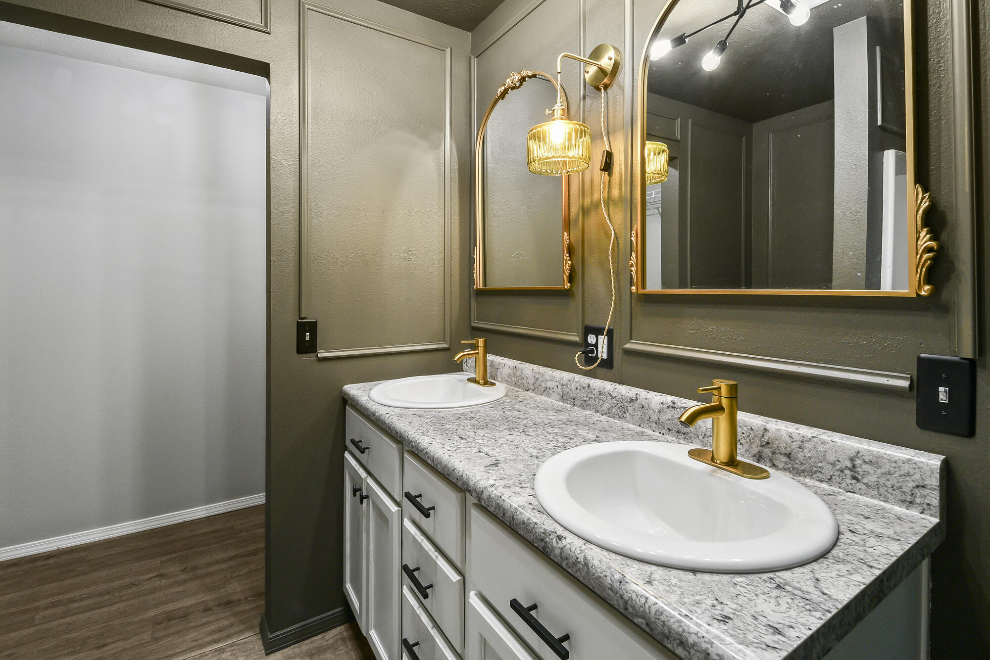 547 Hudson Avenue Property Photo 19