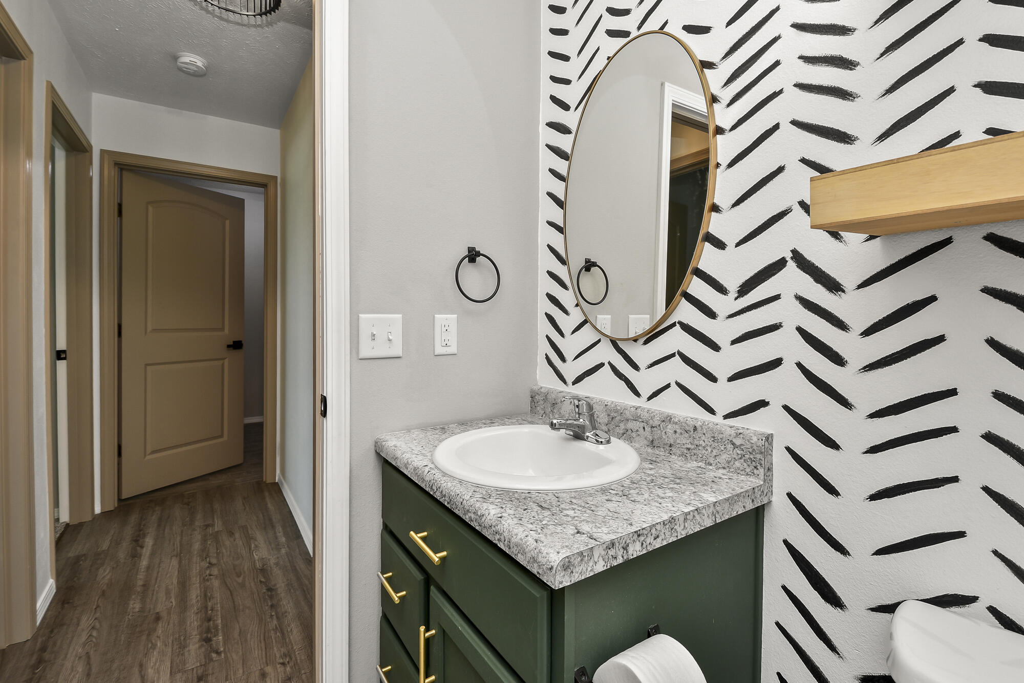 547 Hudson Avenue Property Photo 25
