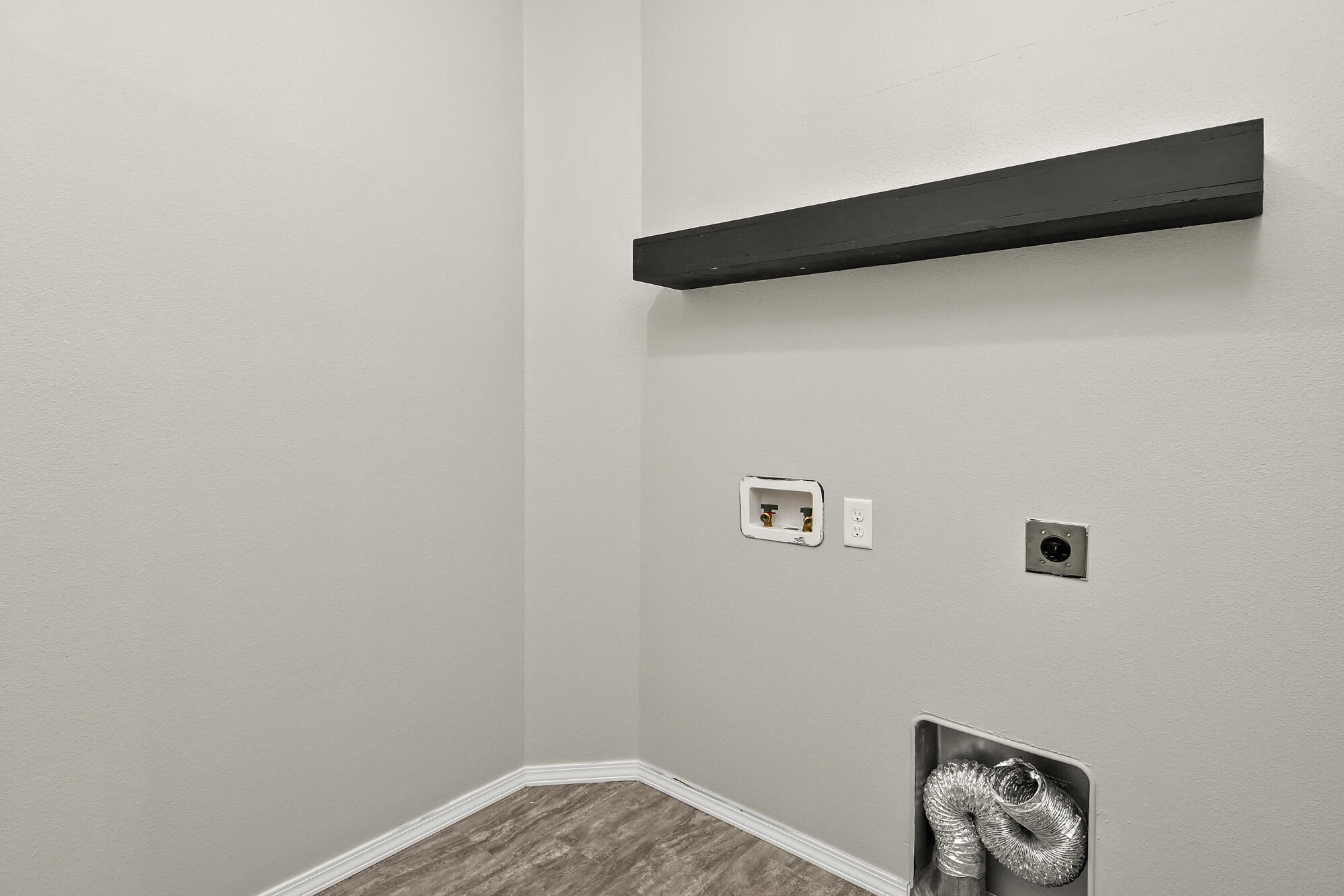 547 Hudson Avenue Property Photo 26
