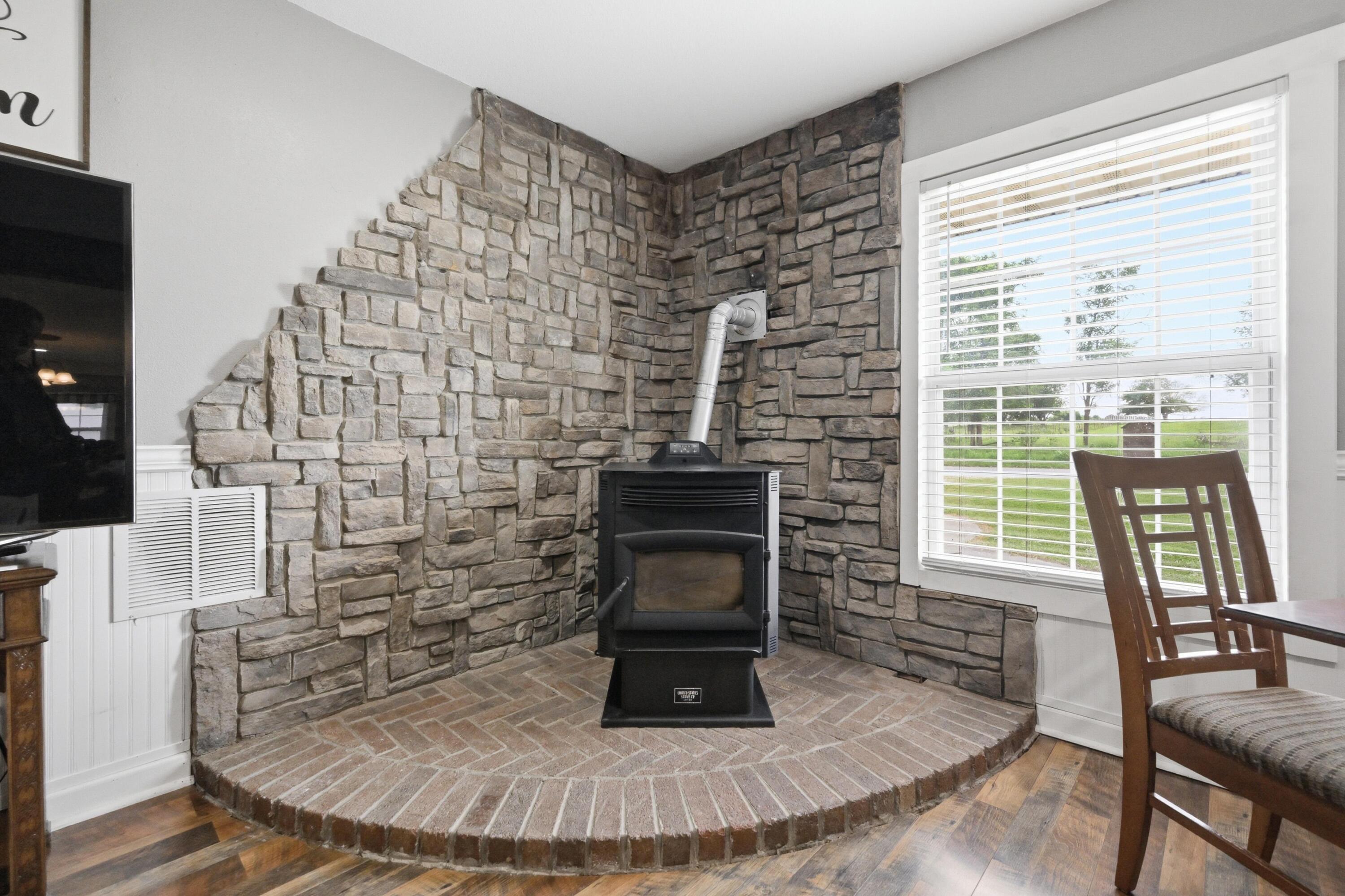 22733 Lawrence 1050 Property Photo 12