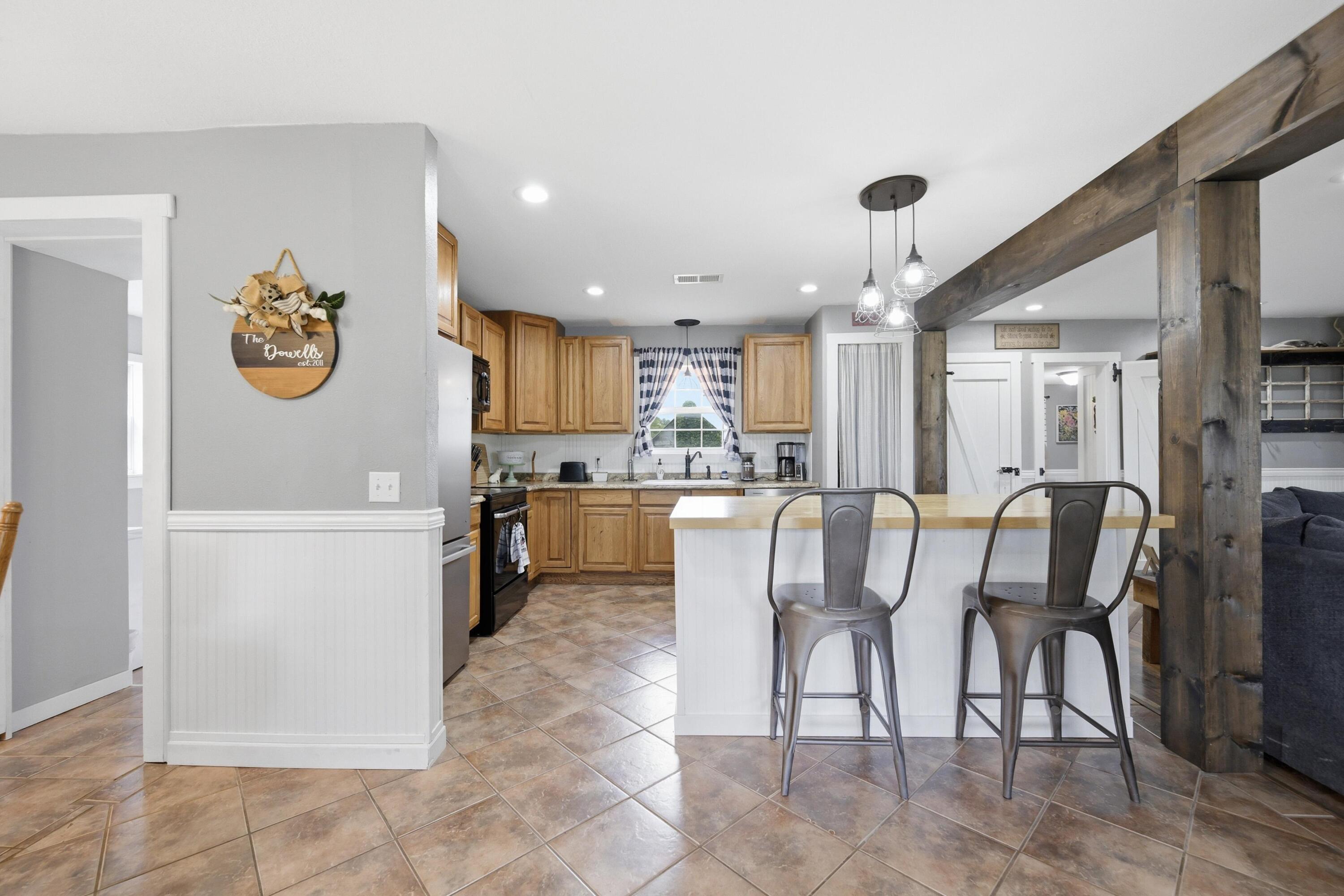 22733 Lawrence 1050 Property Photo 16