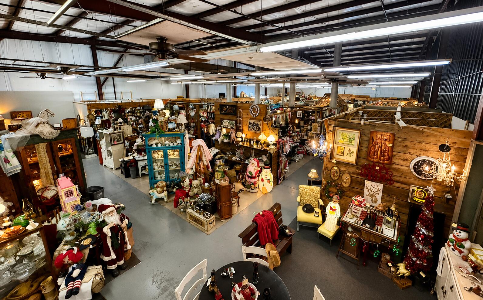 1900 West Elm Street Property Photo 4