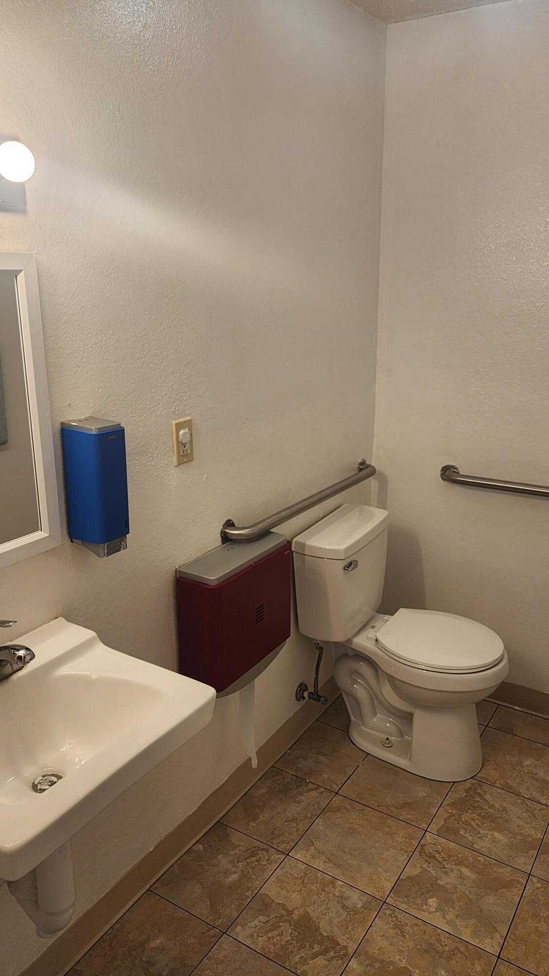 527 East Cleveland Property Photo 4