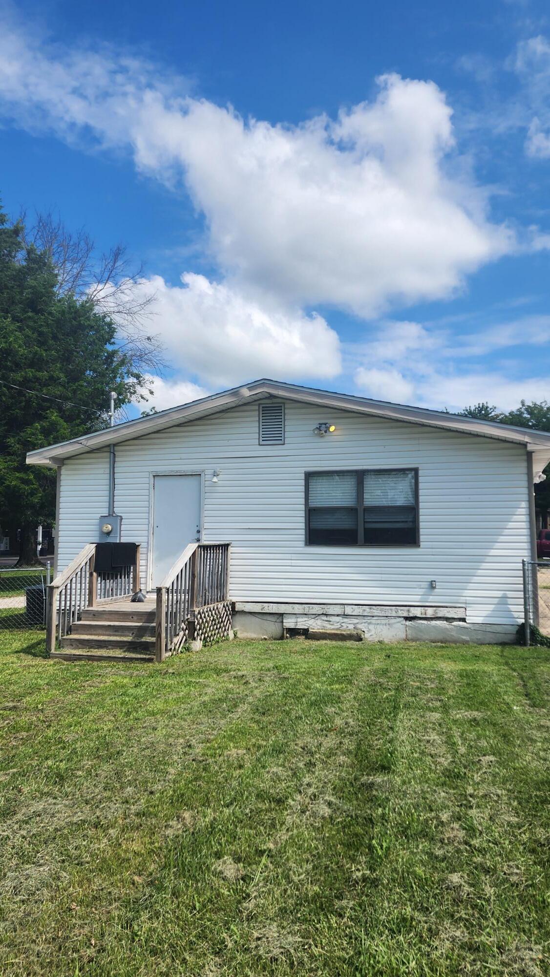 527 East Cleveland Property Photo 9