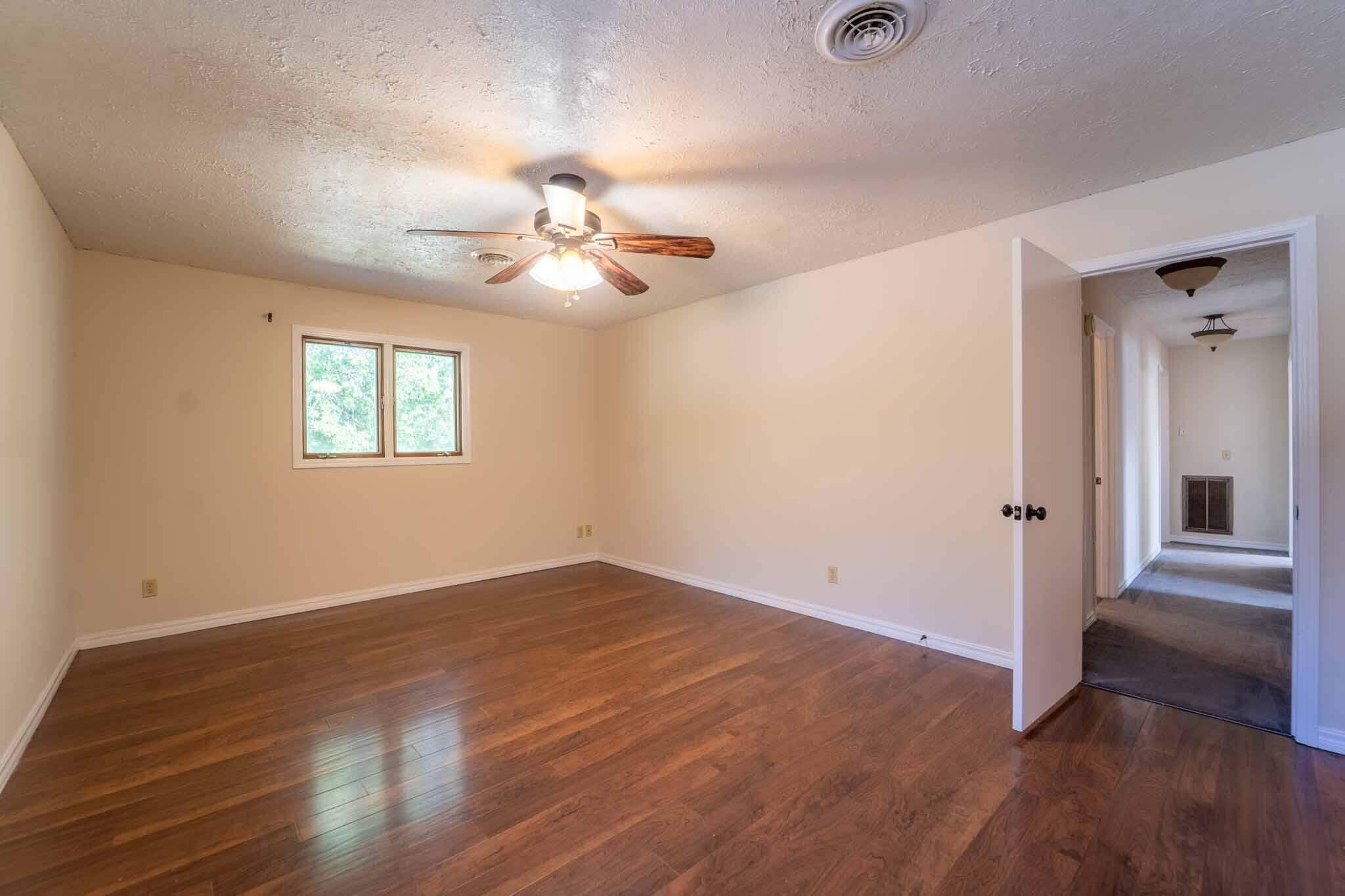5486 South Clay Avenue Property Photo 20