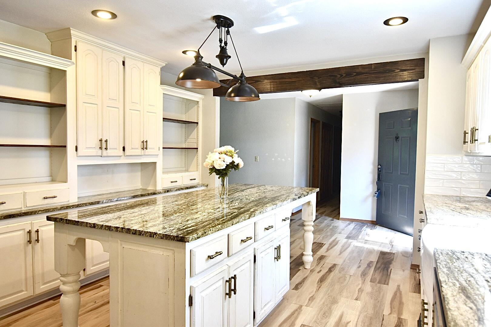 4025 Deer Ridge Street Property Photo 8