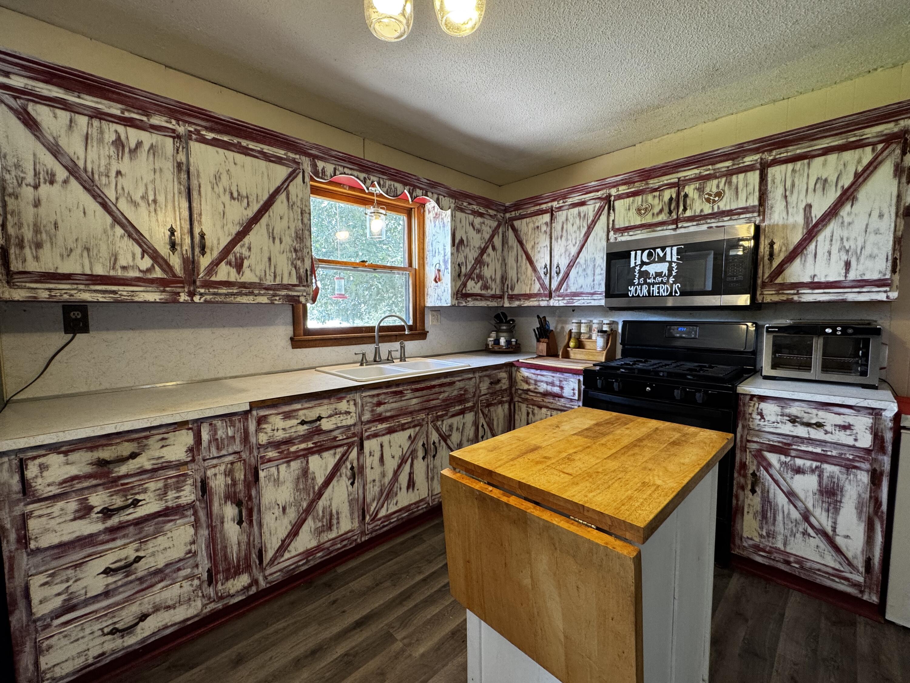 15232 East St Highway 76 Property Photo 6