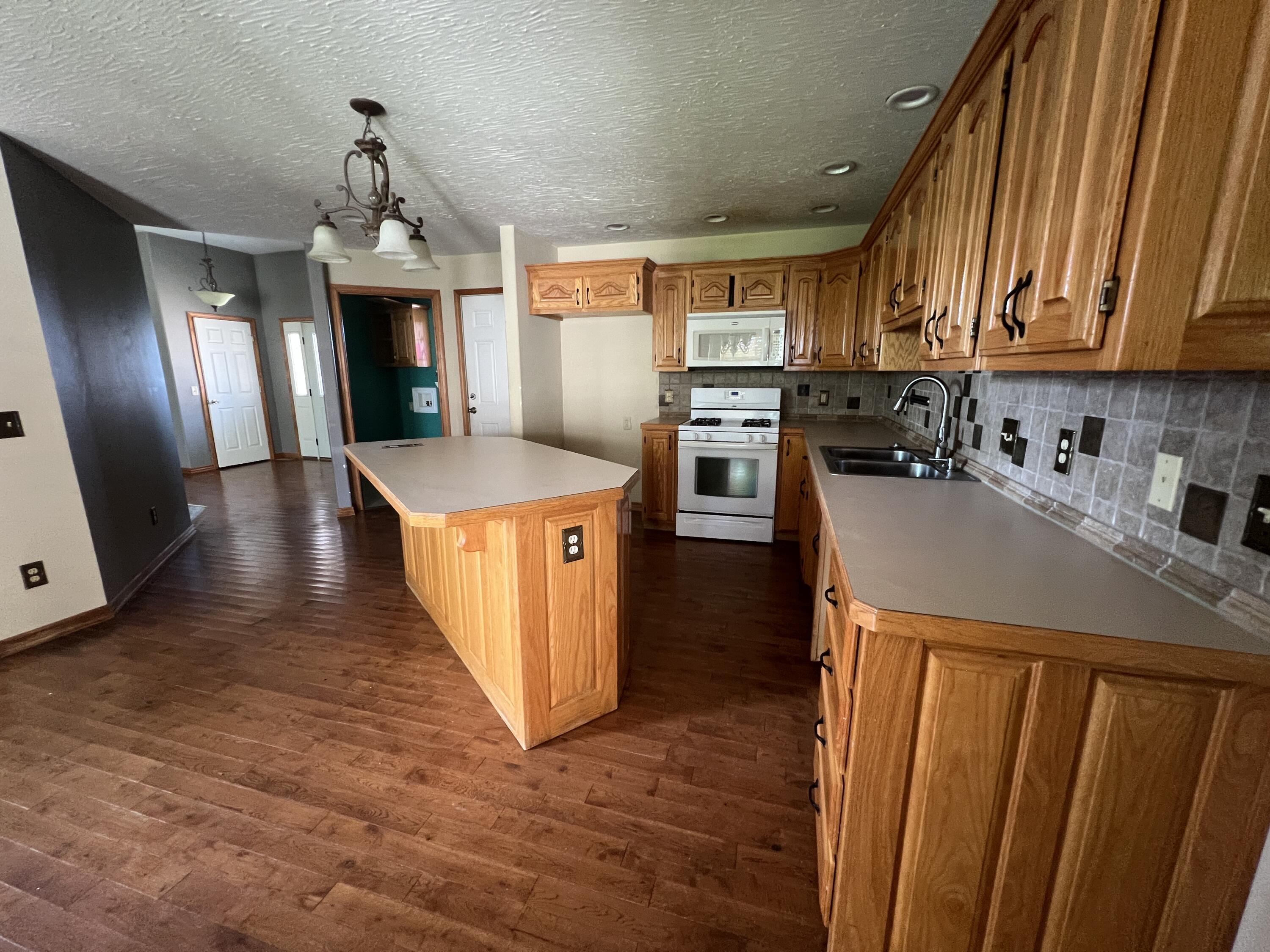 501 Falcon Heights Property Photo 10