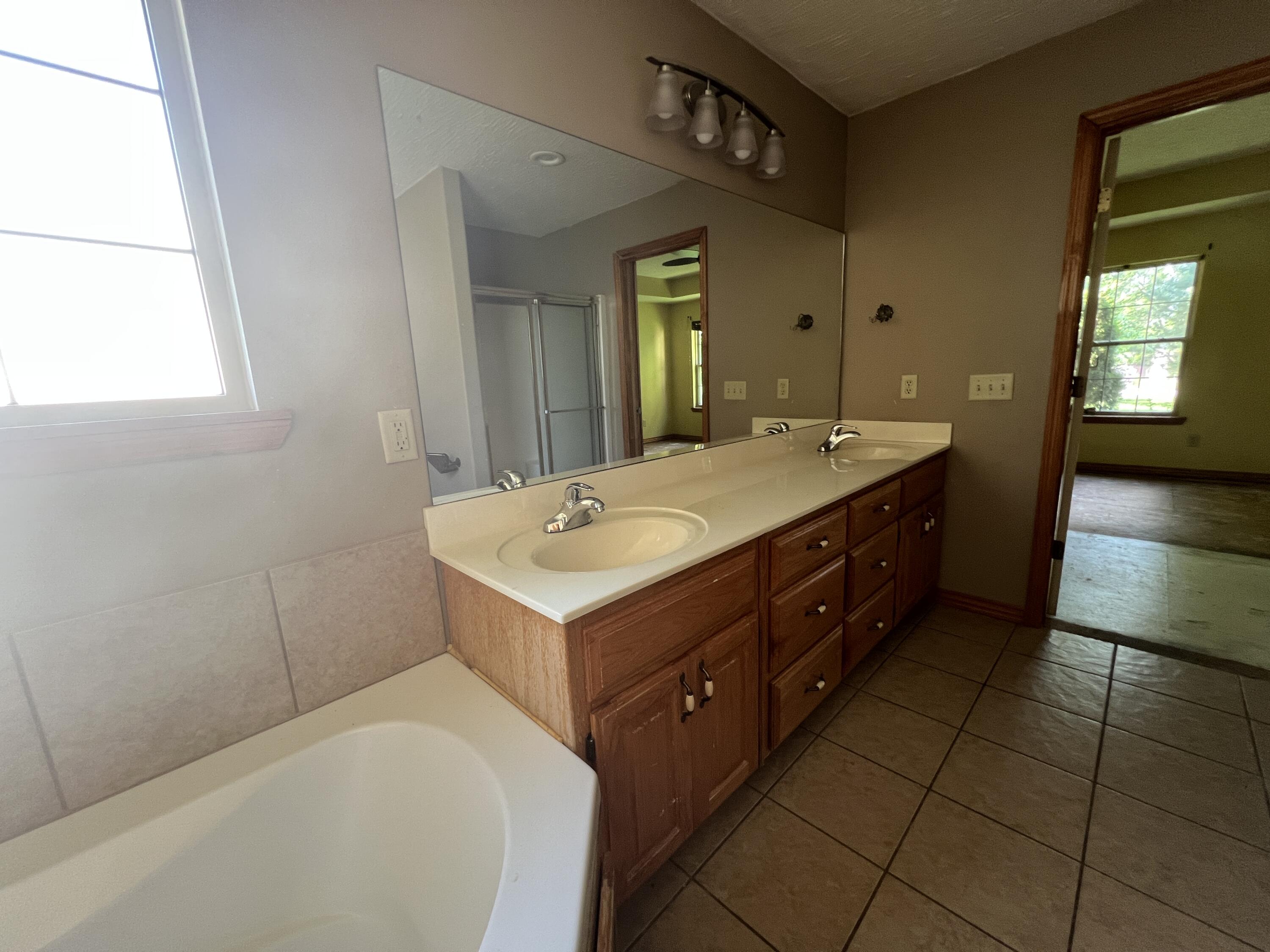 501 Falcon Heights Property Photo 14